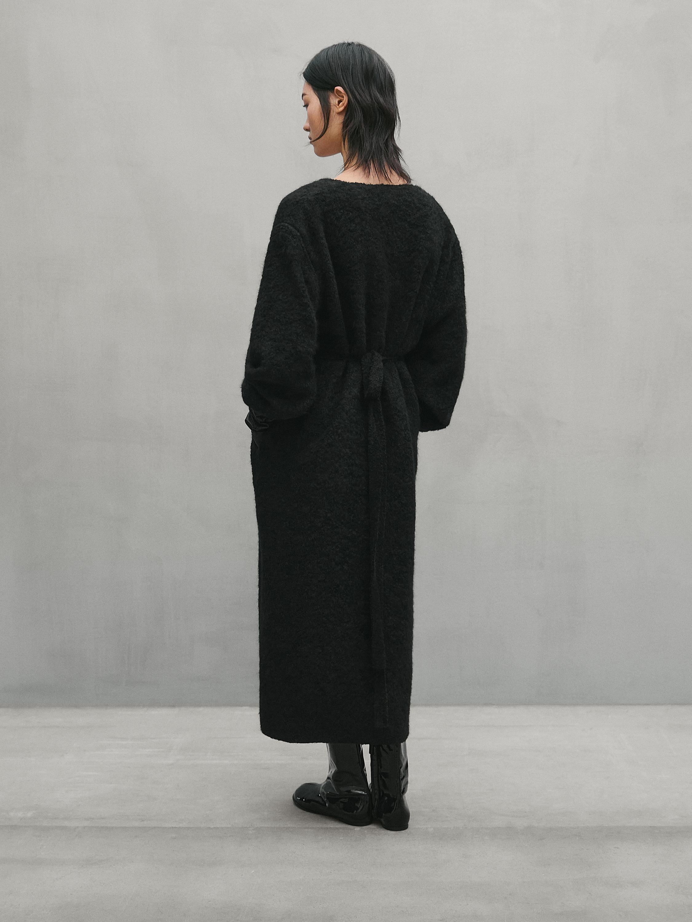 Alpaca blend coat with flower tie - Studio