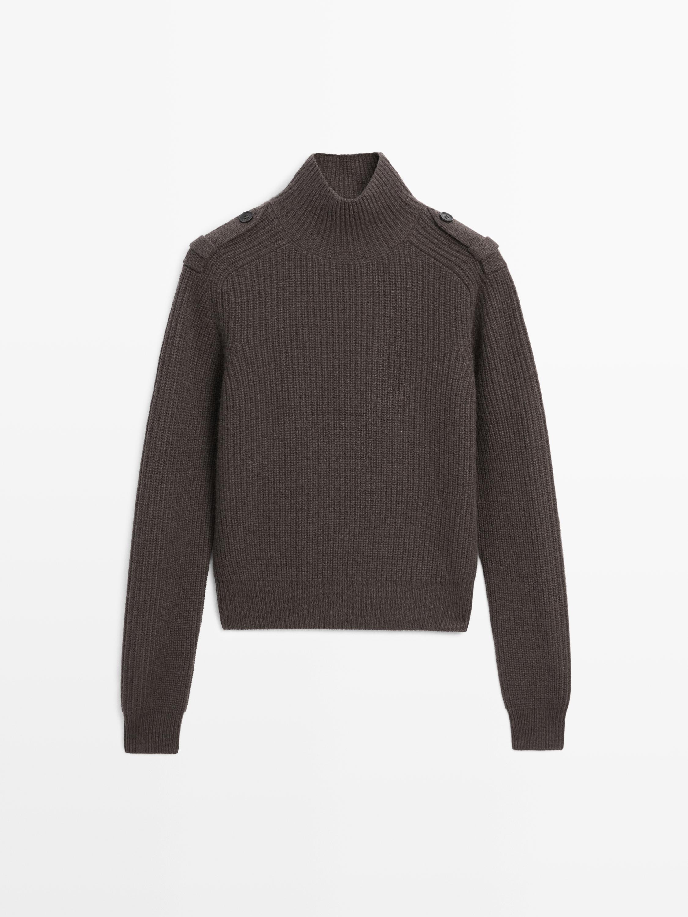 Pleteni pulover s detaljem na ramenima