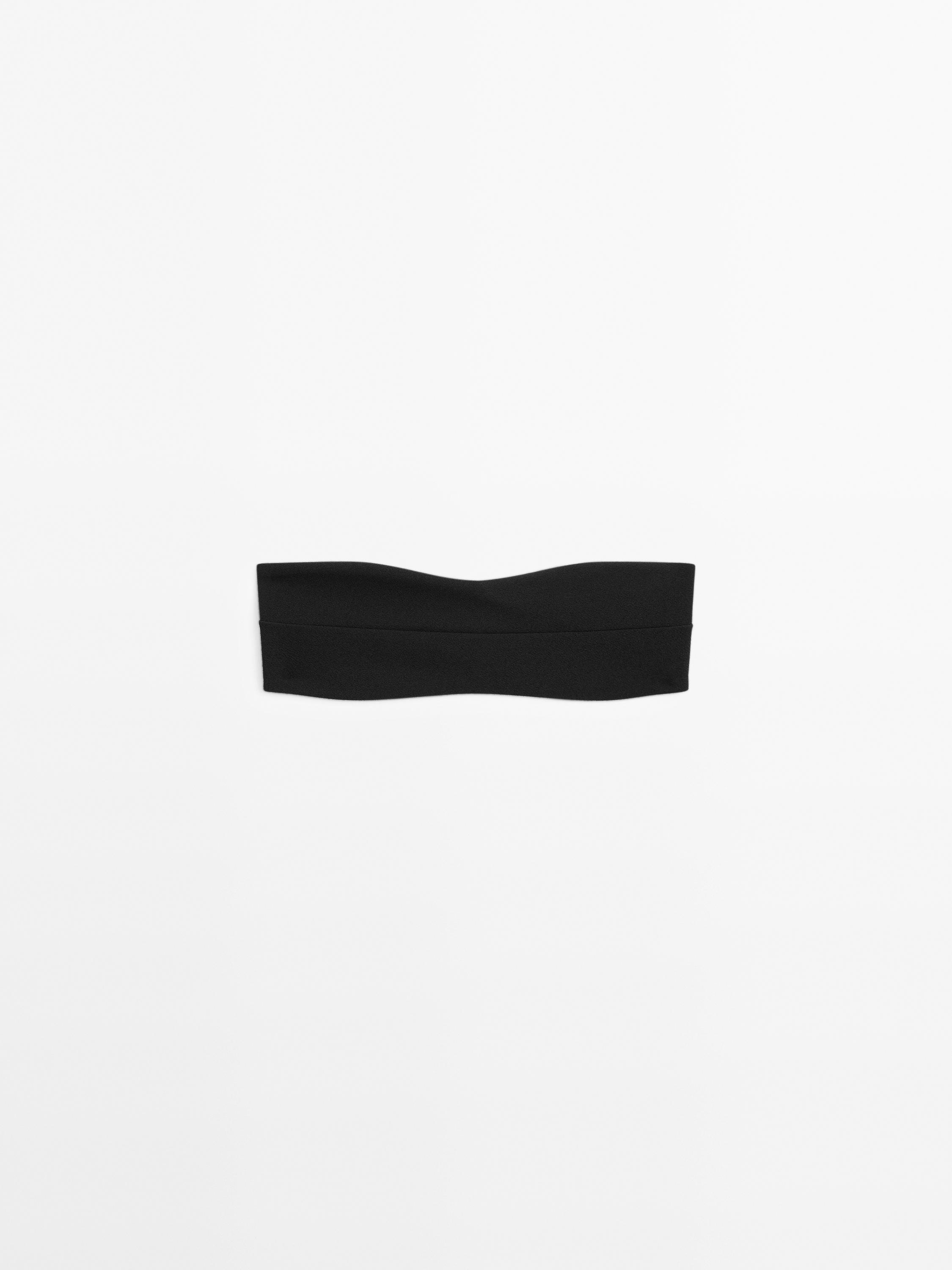 Vue de face d'un top bandeau noir