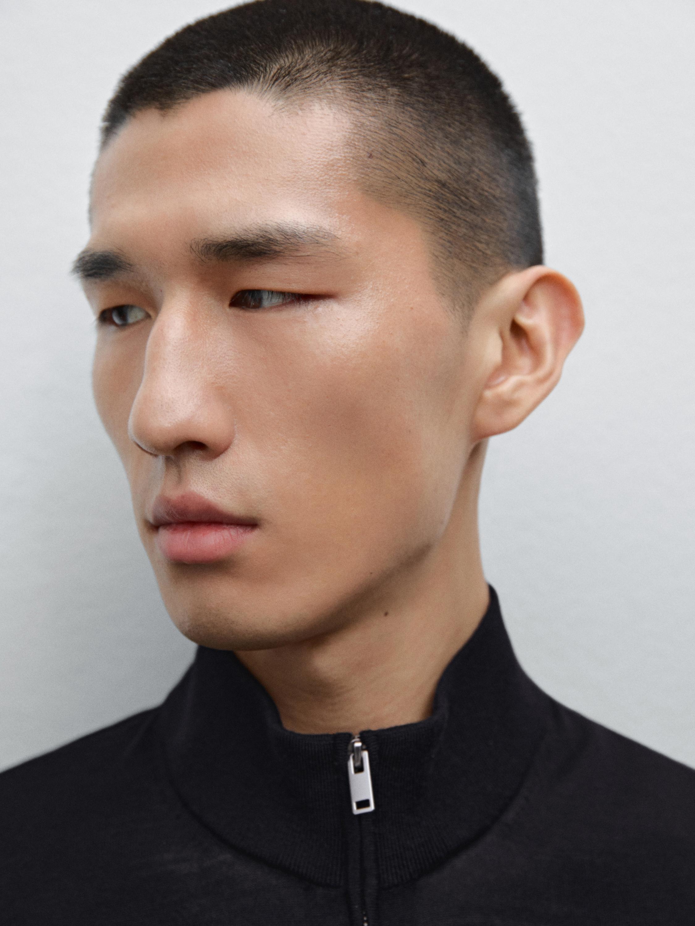 Mock turtleneck sweater in 100% merino wool
