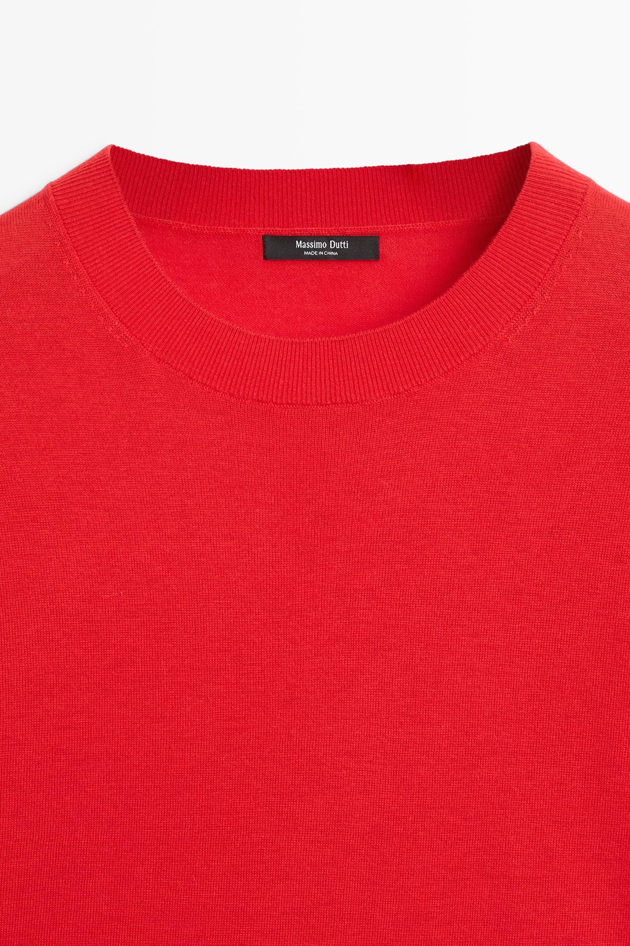 Fine knit round neck sweater — RED