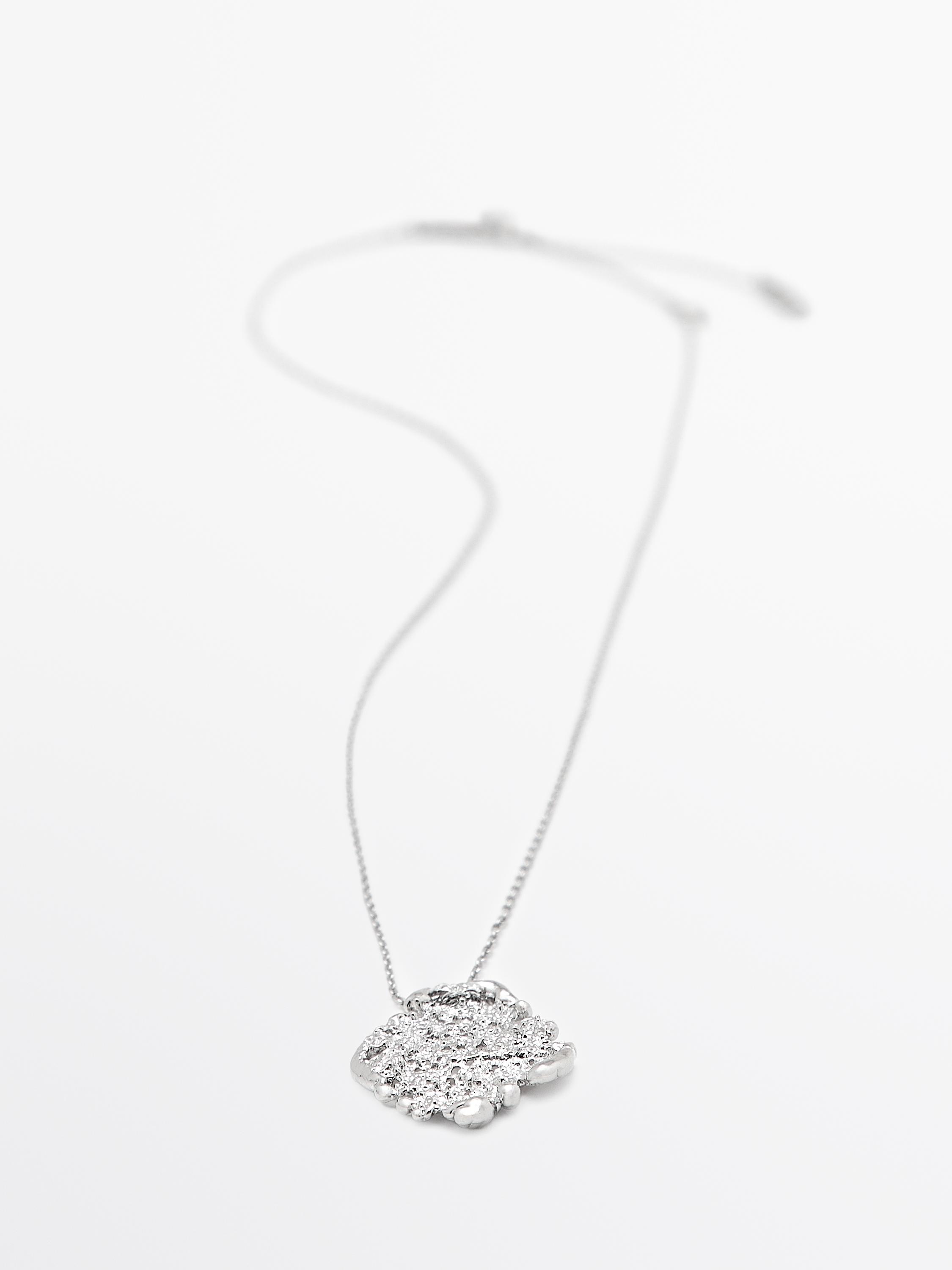 Mini necklace with lace piece pendant — SILVER