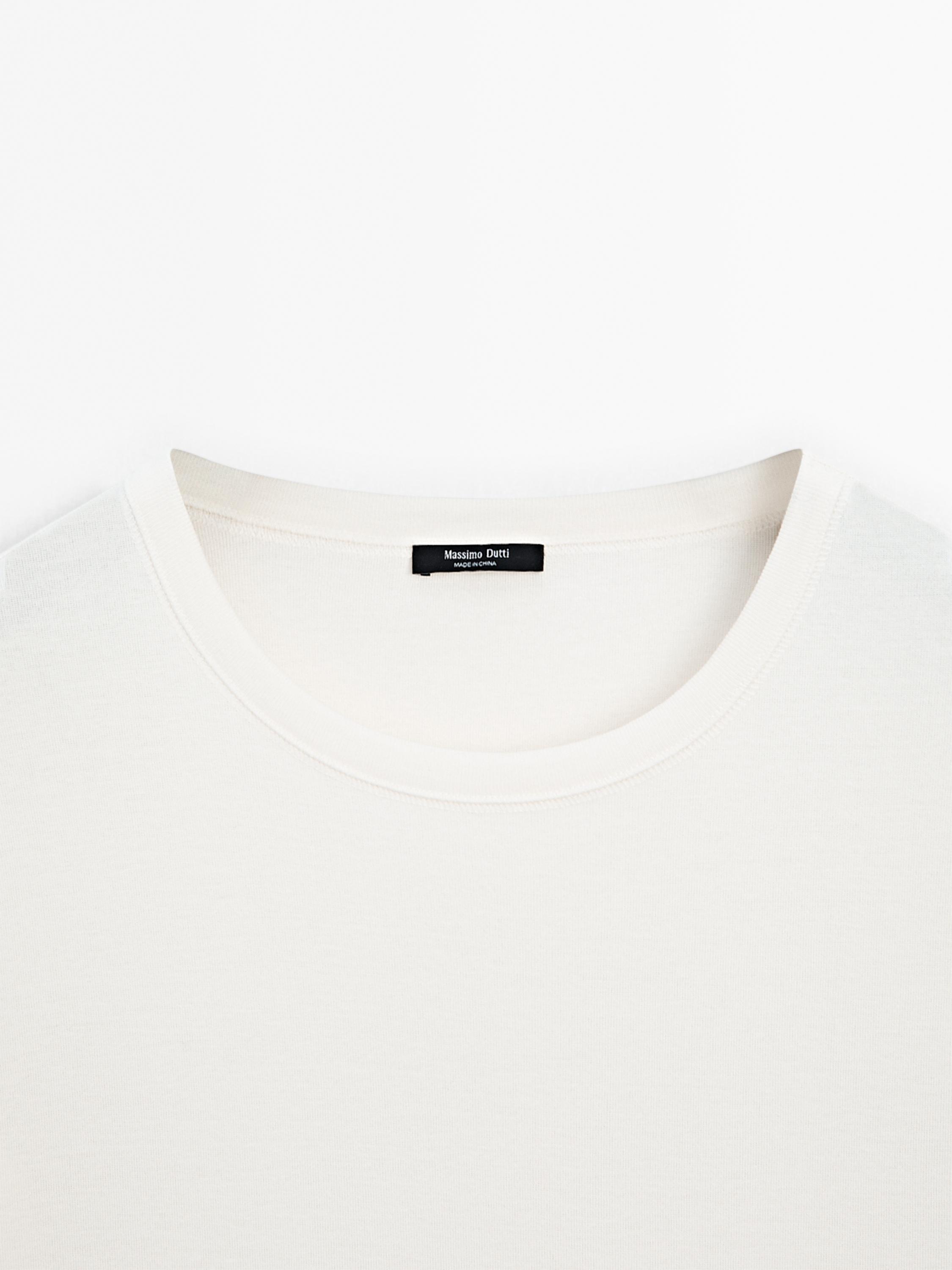 Regular fit t-shirt with collar detail