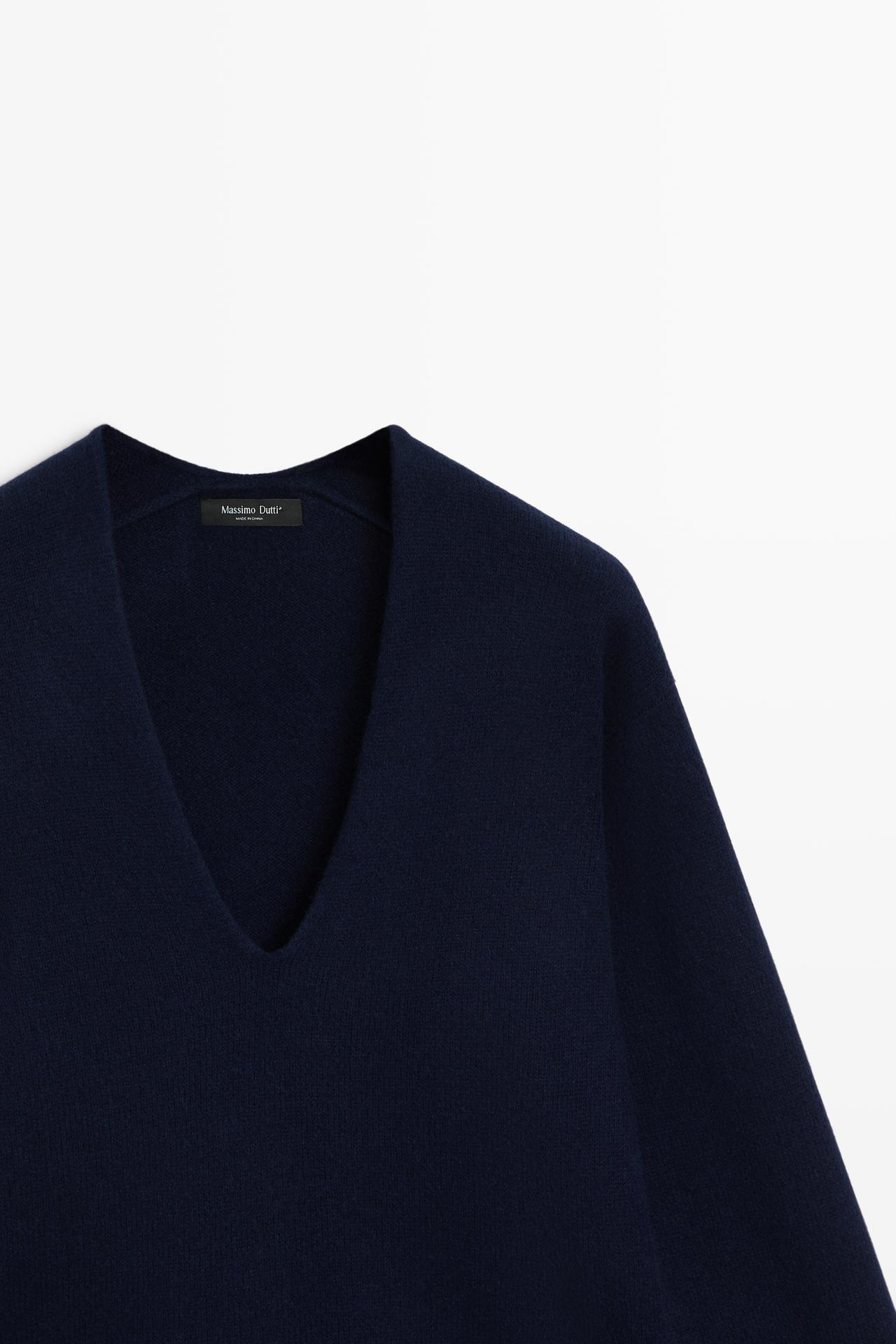 Wool-blend knit V-neck sweater — INDIGO BLUE