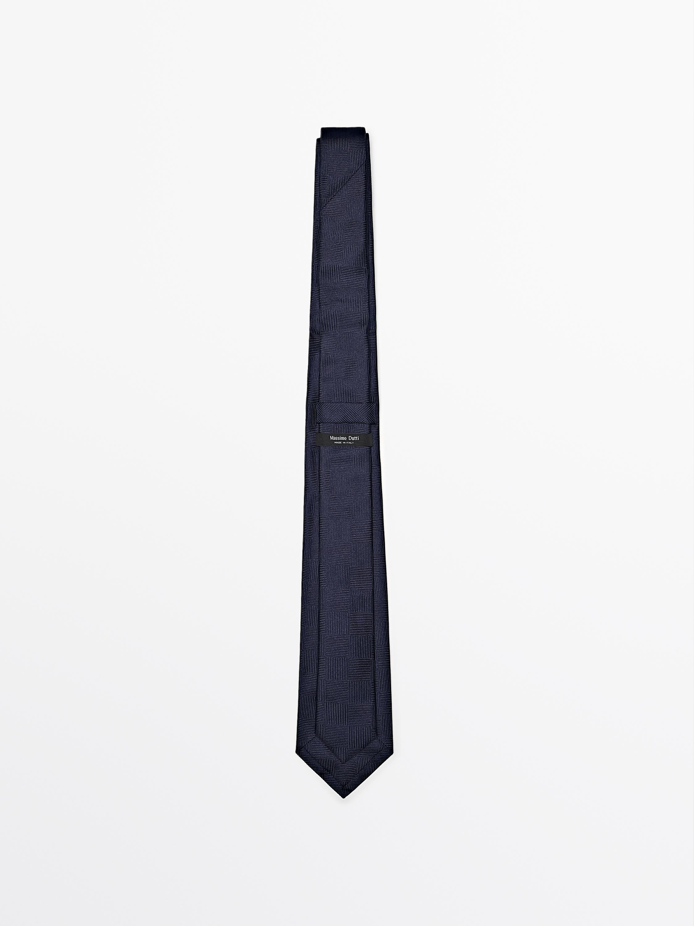 100% silk textured tie