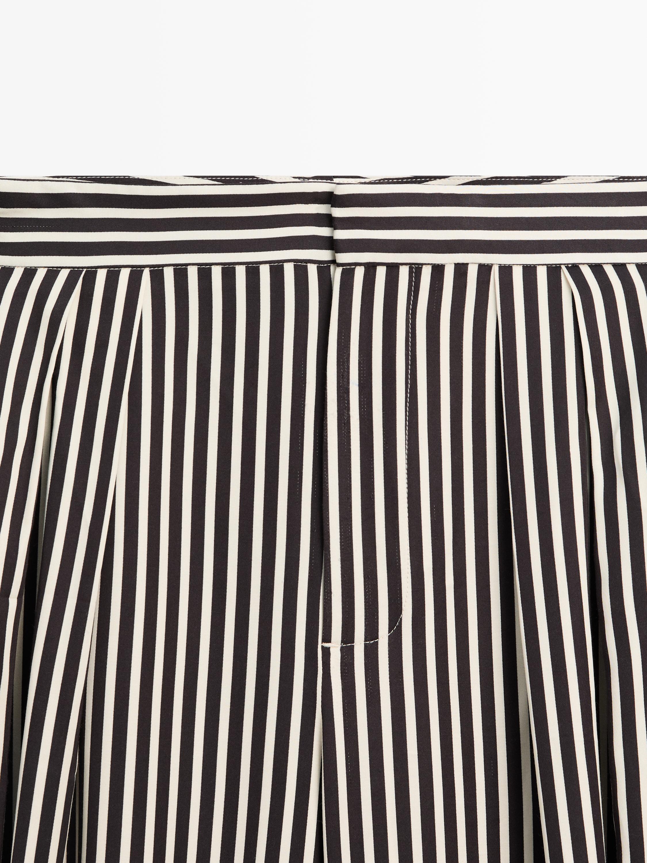 Striped draped pants with darts — BLACK AND WHITE