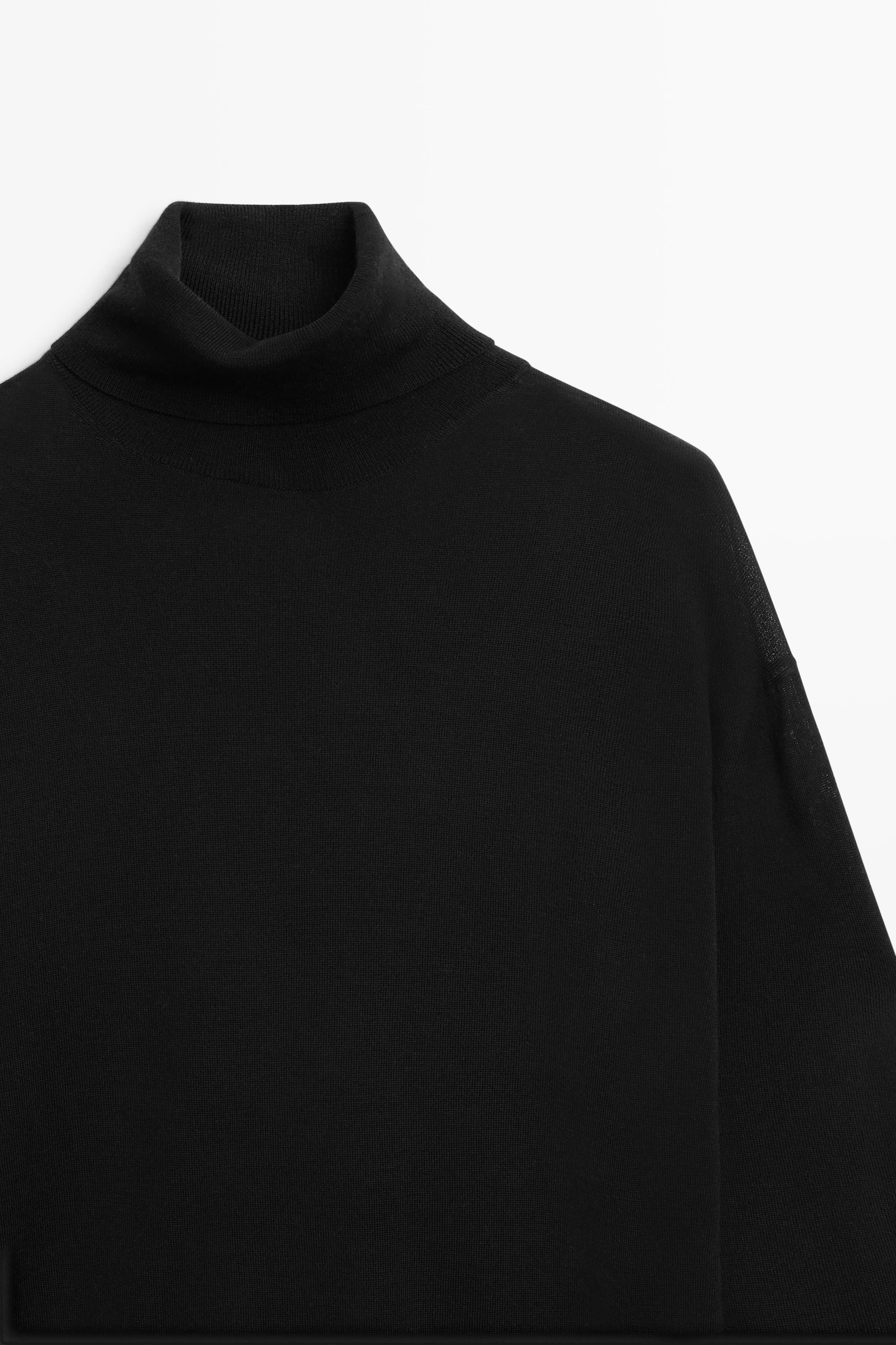 100% wool turtleneck knit sweater — BLACK