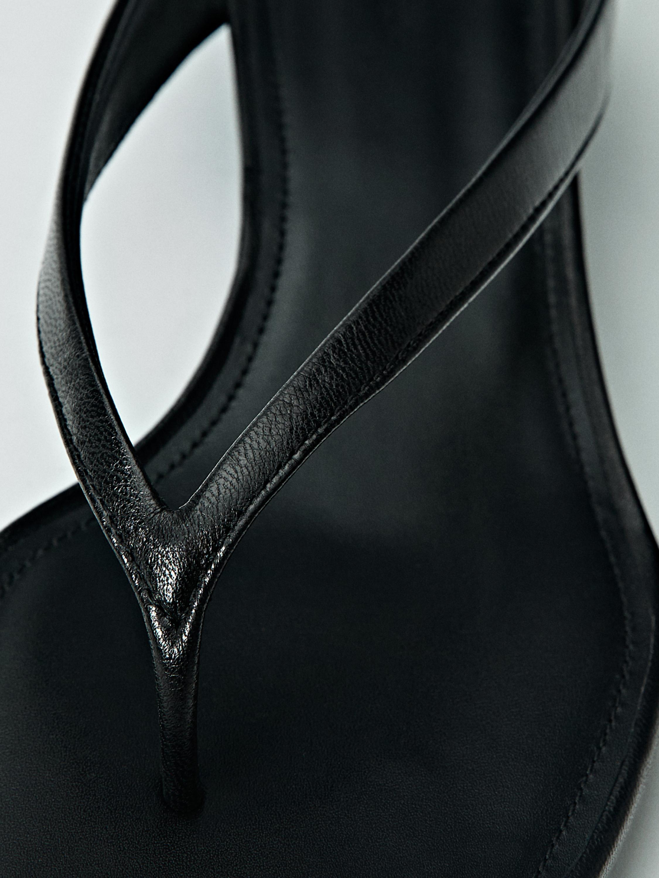 Mid-heel toe sandal — BLACK