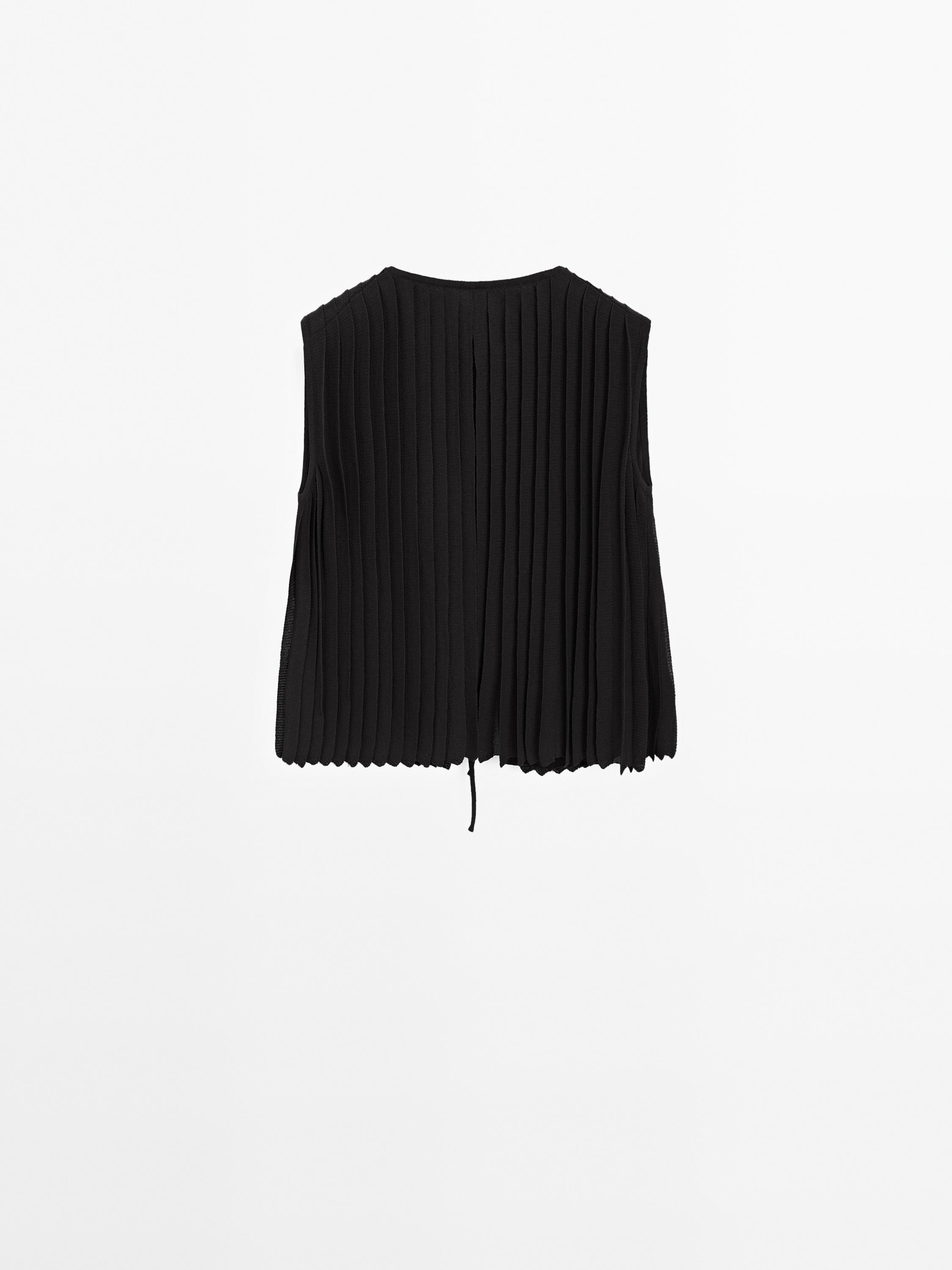 Waistcoat with tie and pleated detail