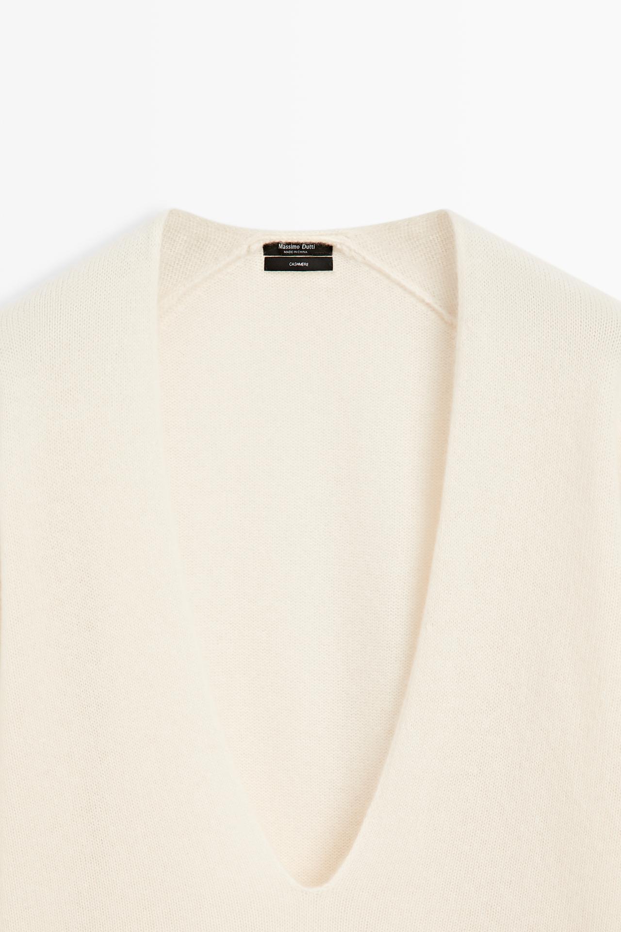 100% Cashmere V-Neck Knit Sweater — CREAM