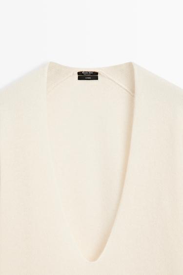 100% Cashmere V-Neck Knit Sweater — CREAM 9