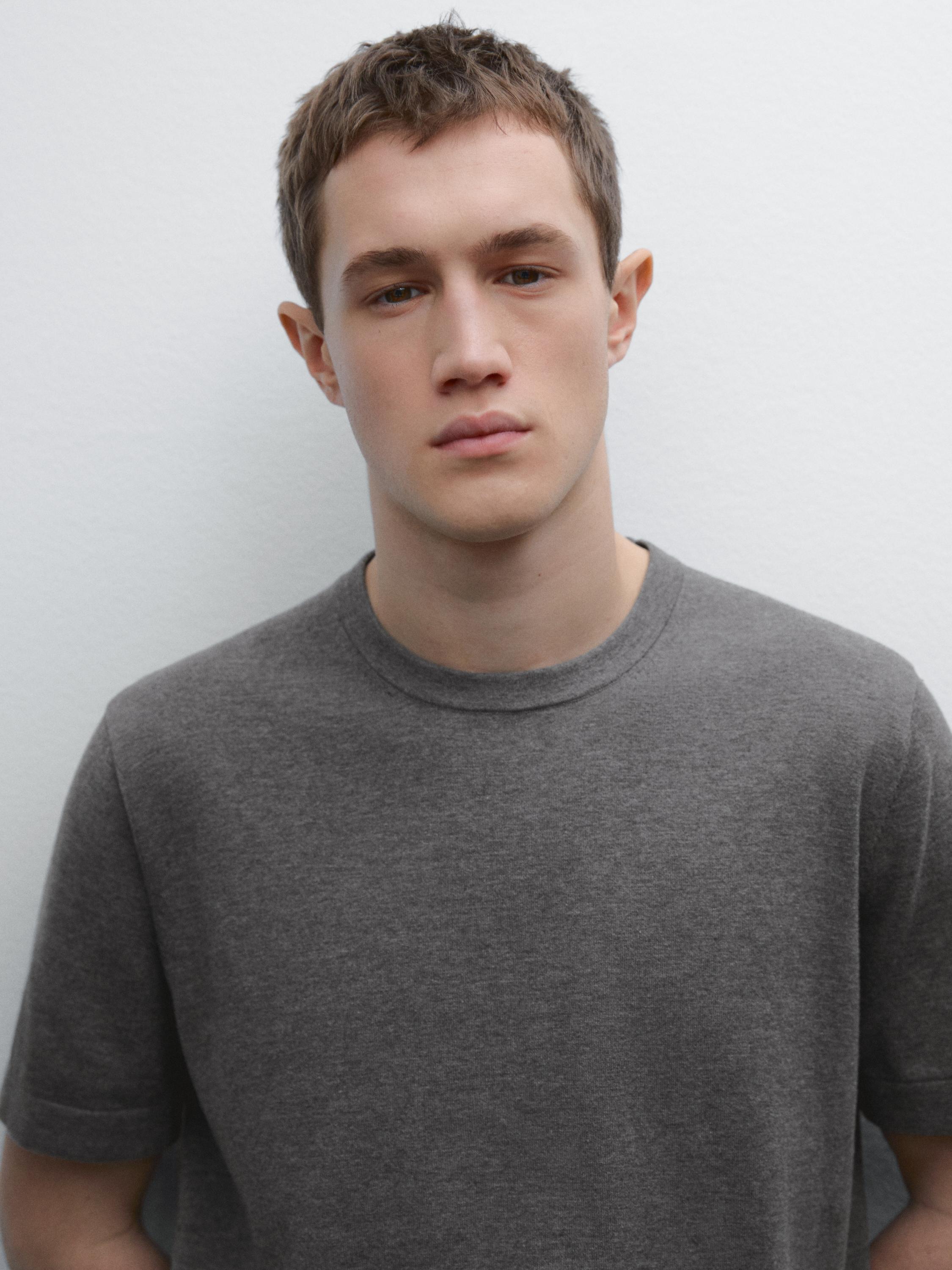 تيشرت قطن 100% بأكمام قصيرة