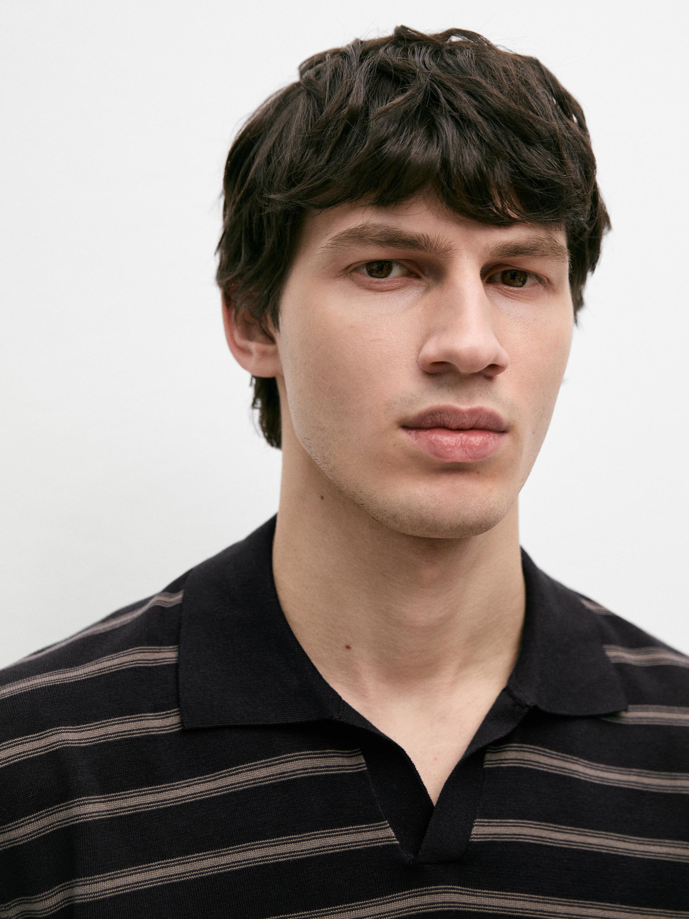Knit polo shirt with contrast stripes — NAVY BLUE