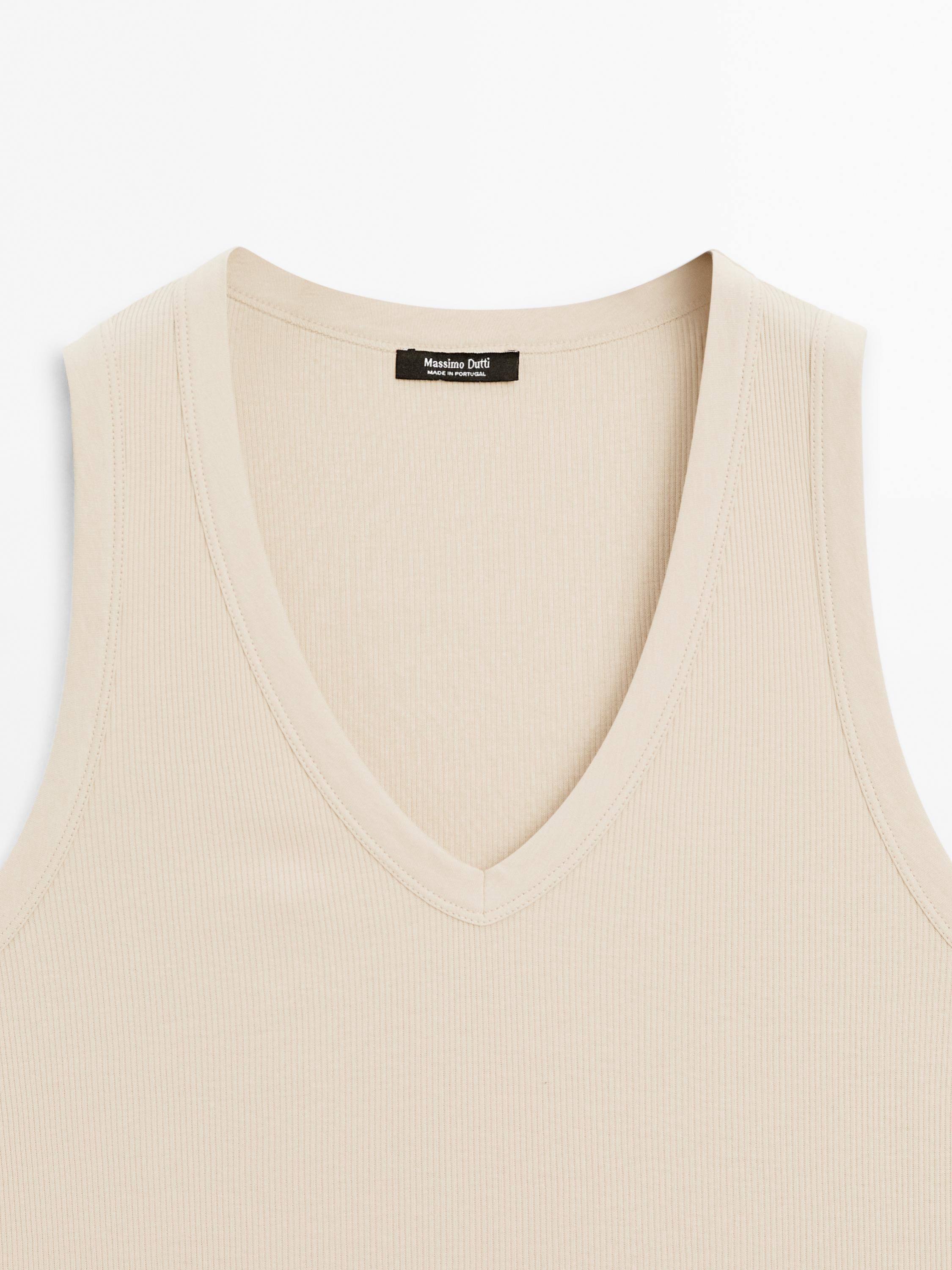 Ribbed V-neck T-shirt