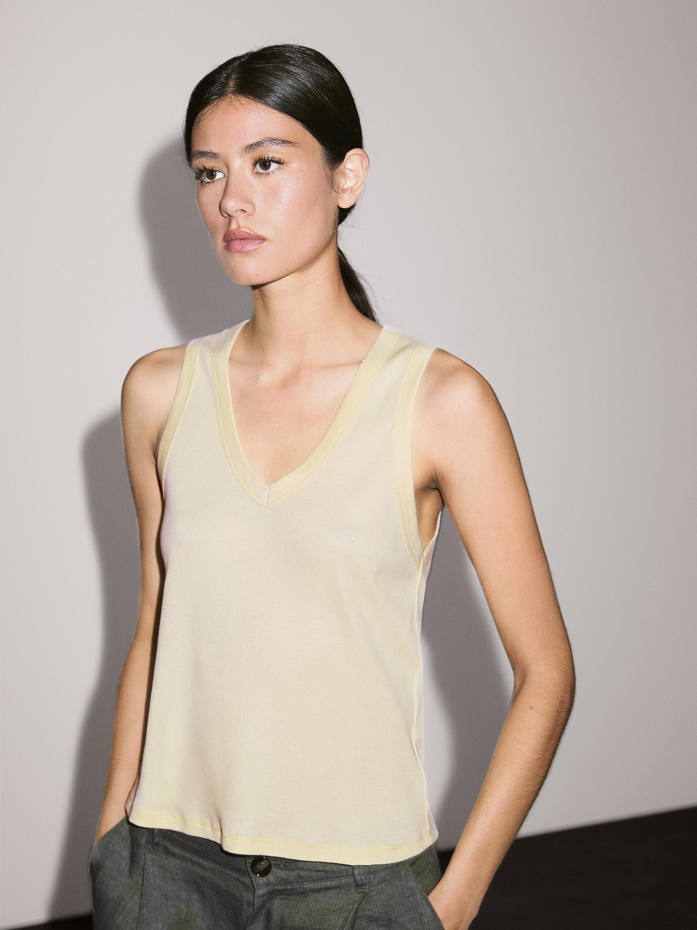 Ribbed V-neck T-shirt