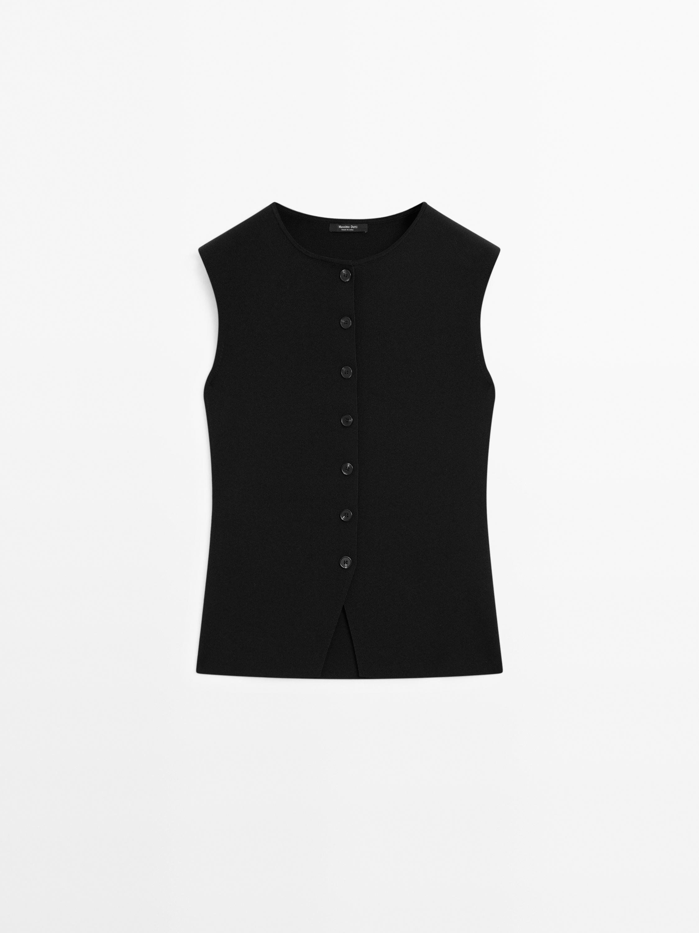 Tailored fit knit waistcoat with buttons