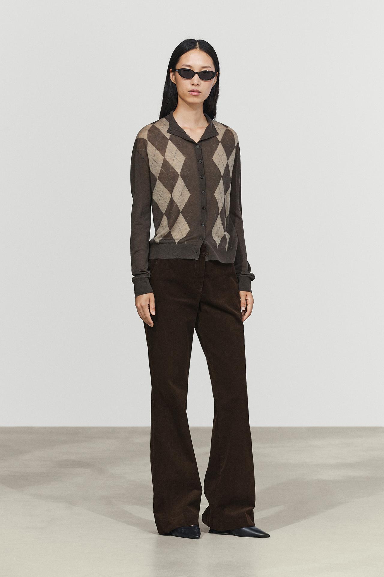 Corduroy flared pants — Chocolate