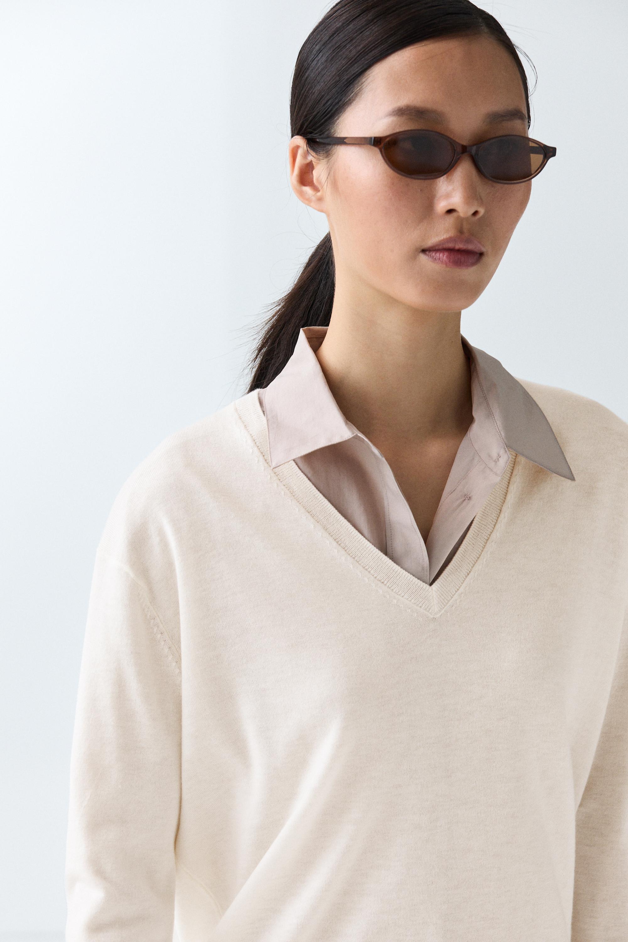 V-neck knit sweater — CREAM