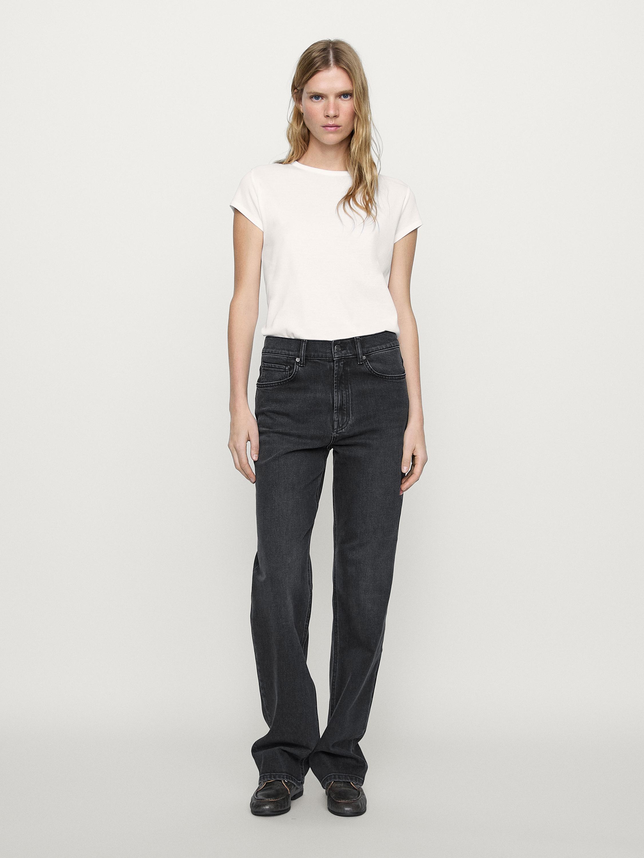 Straight-leg high-waist jeans