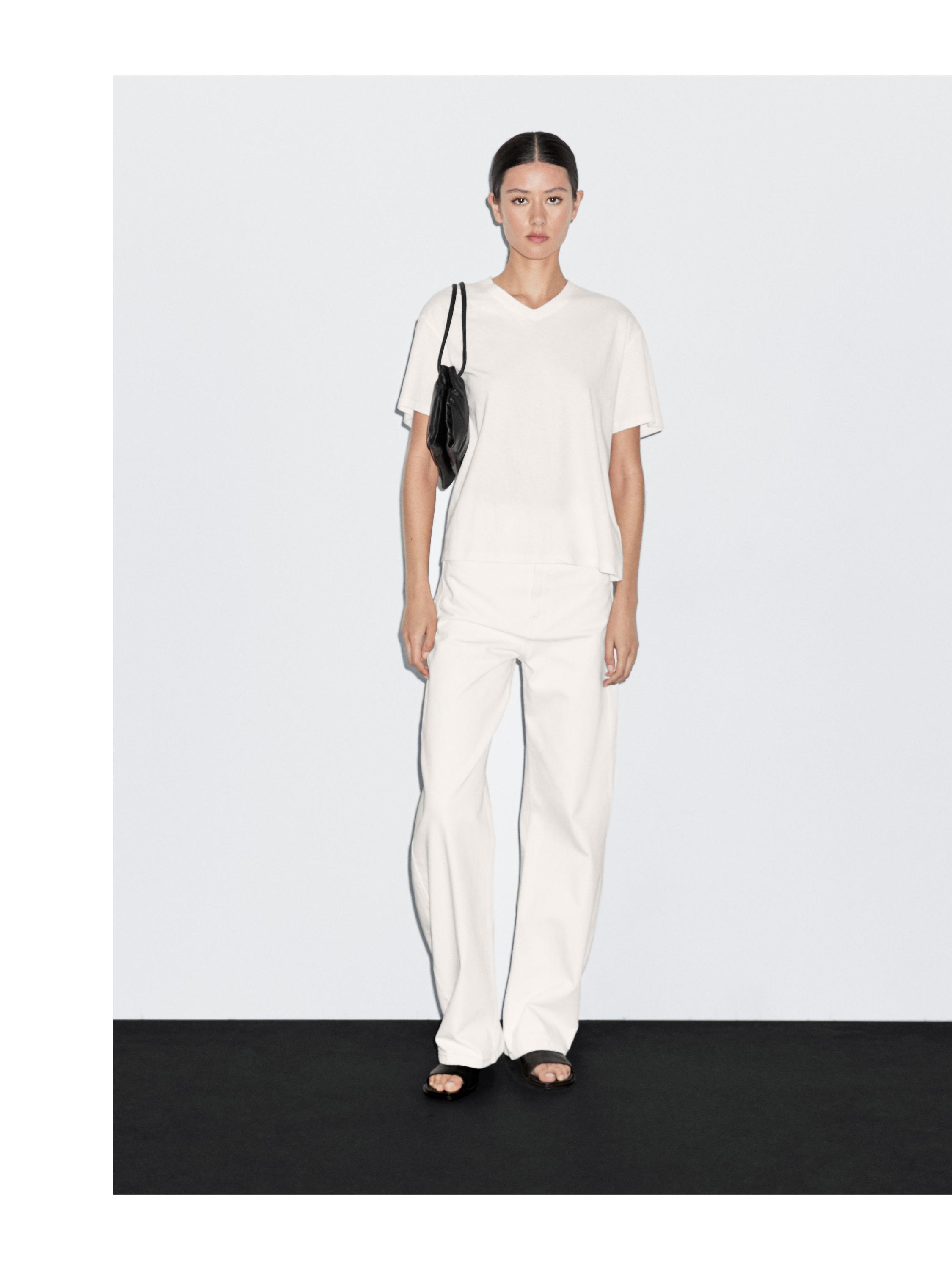 Flowing V-neck T-shirt — WHITE