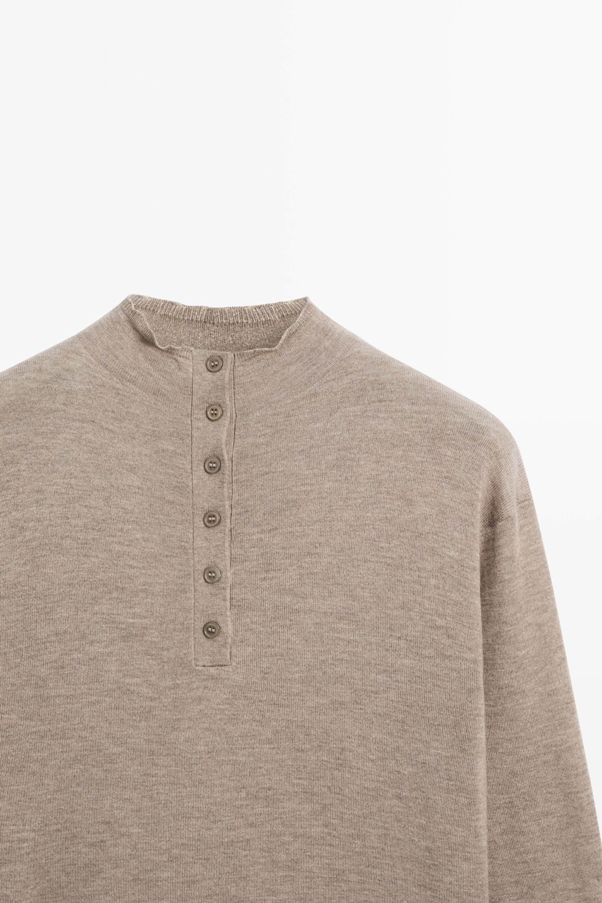 Buttoned mock turtleneck knit sweater — MEDIUM ECRU