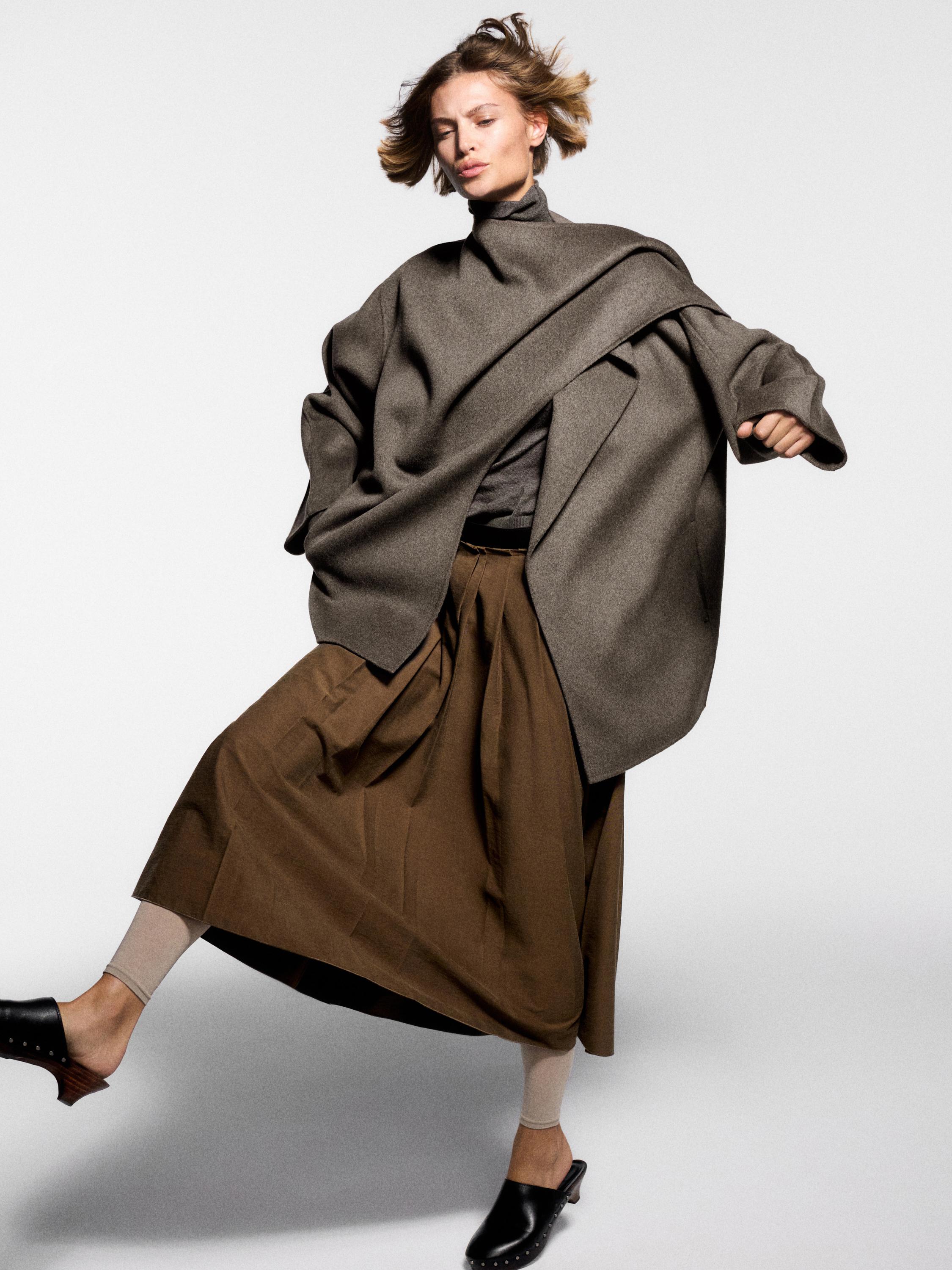 Pleated midi skirt with waist detail