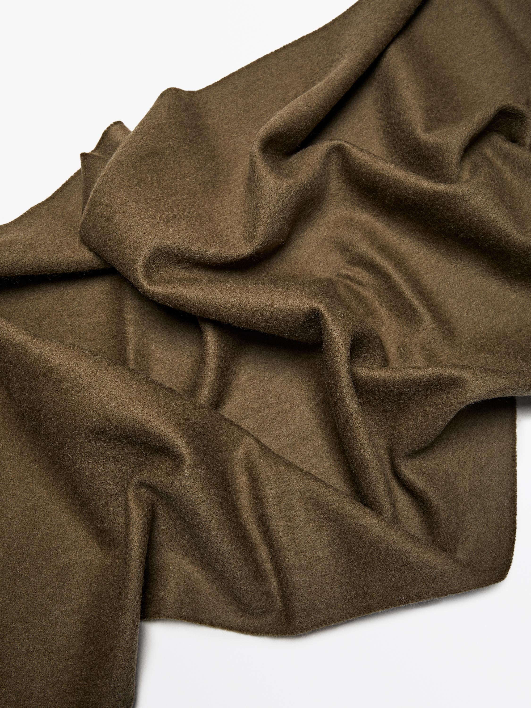 100% wool double-faced scarf