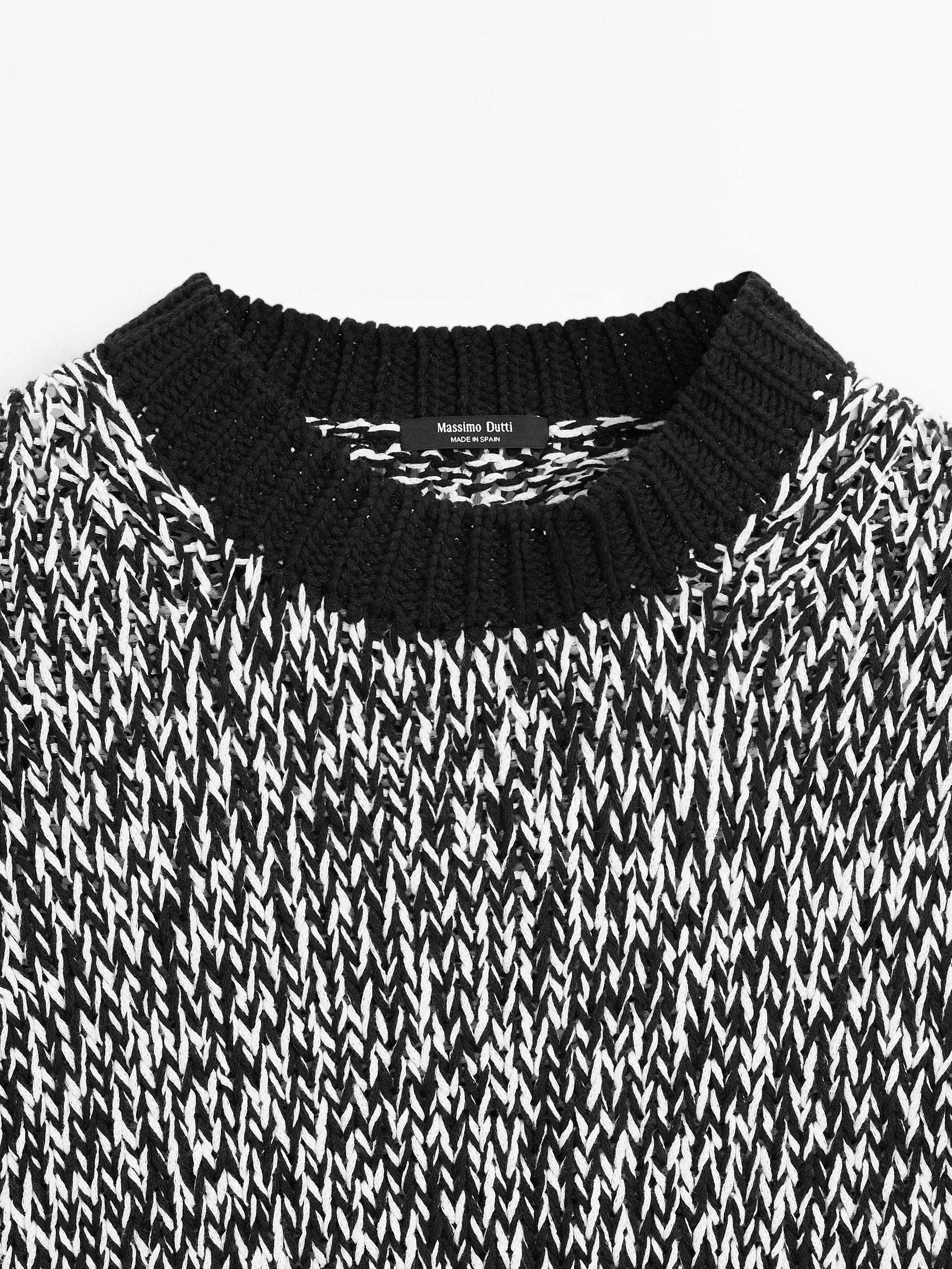 Short sleeve knit sweater