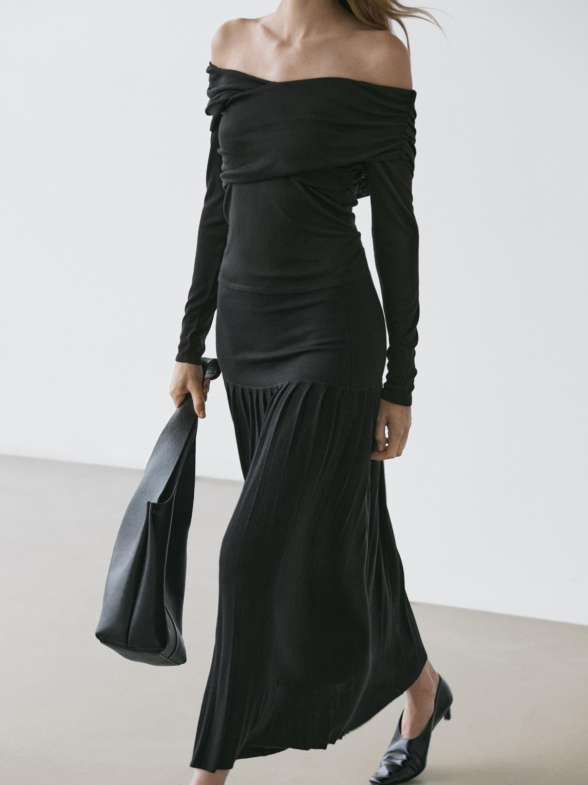 Midi skirt with box pleats — BLACK