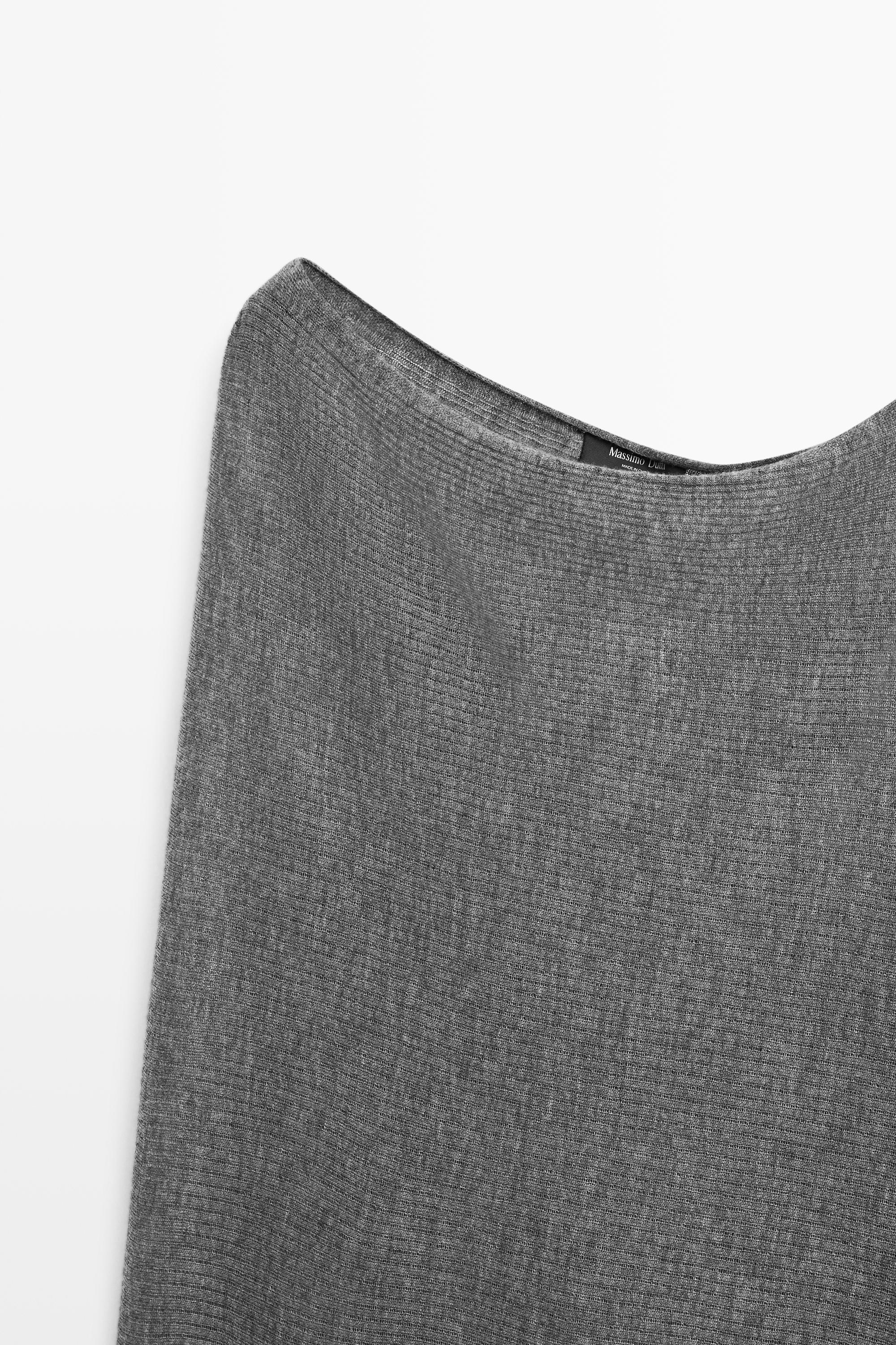 Fine knit cape — GREY