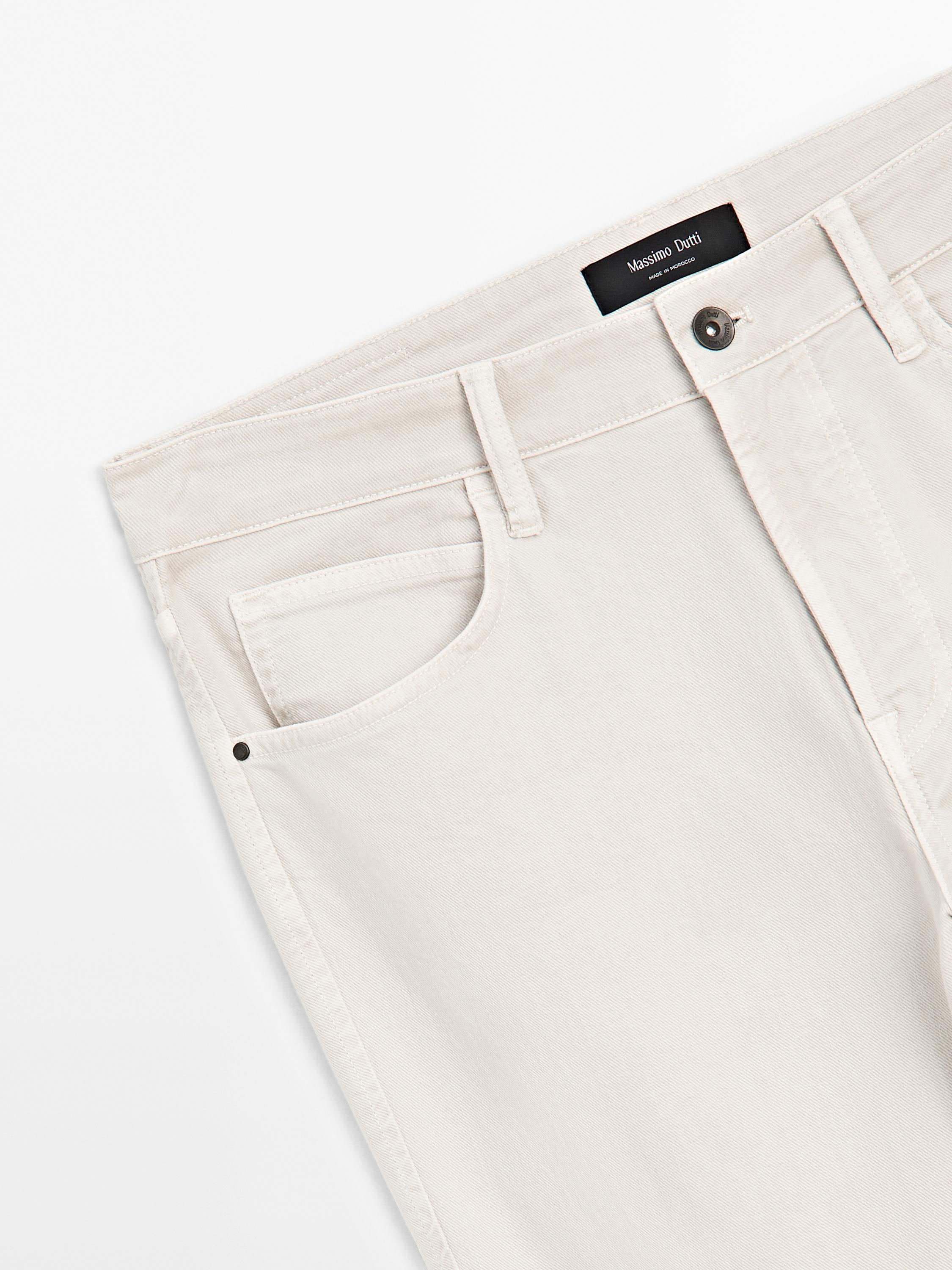 Tapered fit jeans