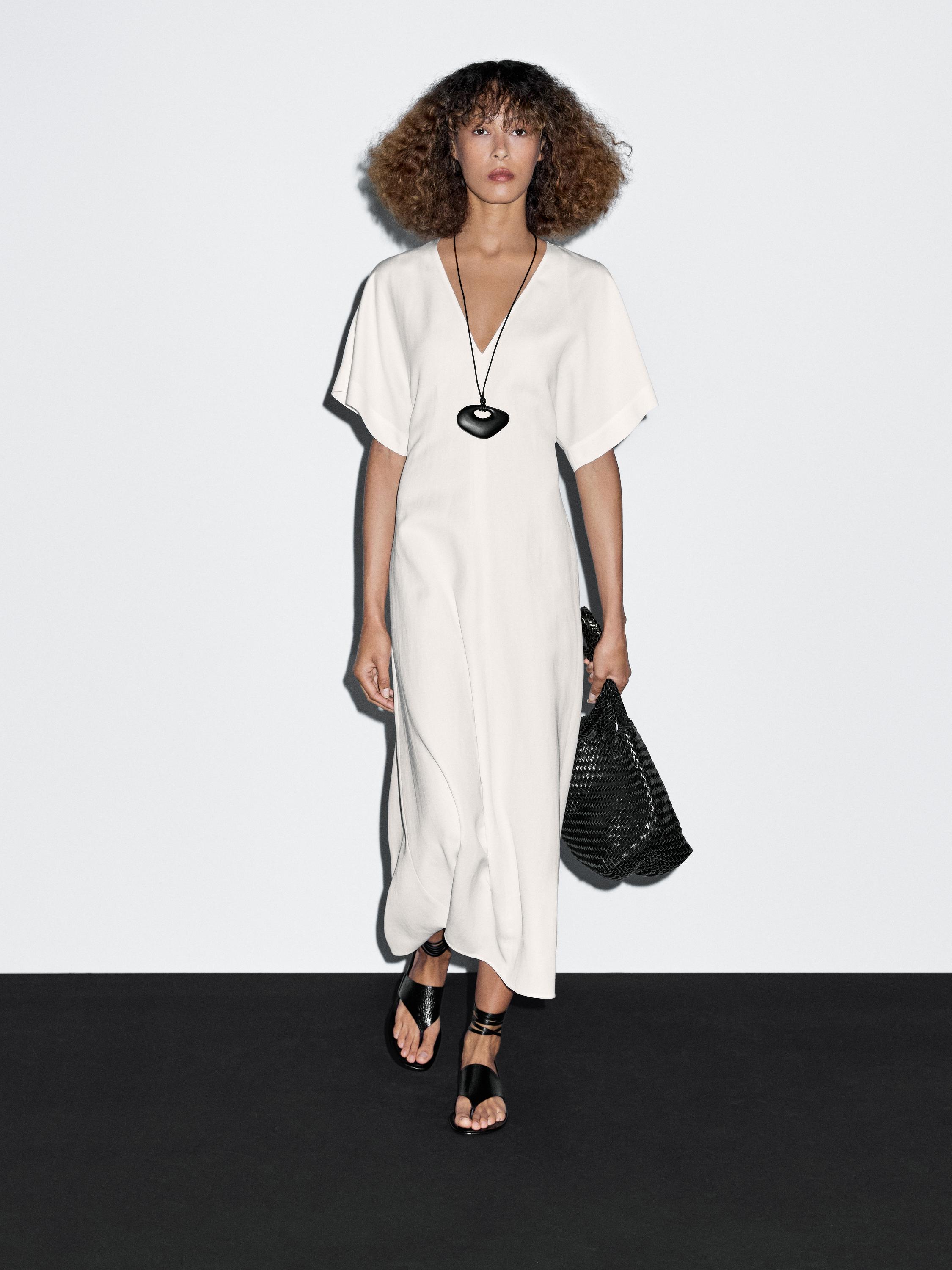 Платье миди А-силуэта с V-образным вырезом