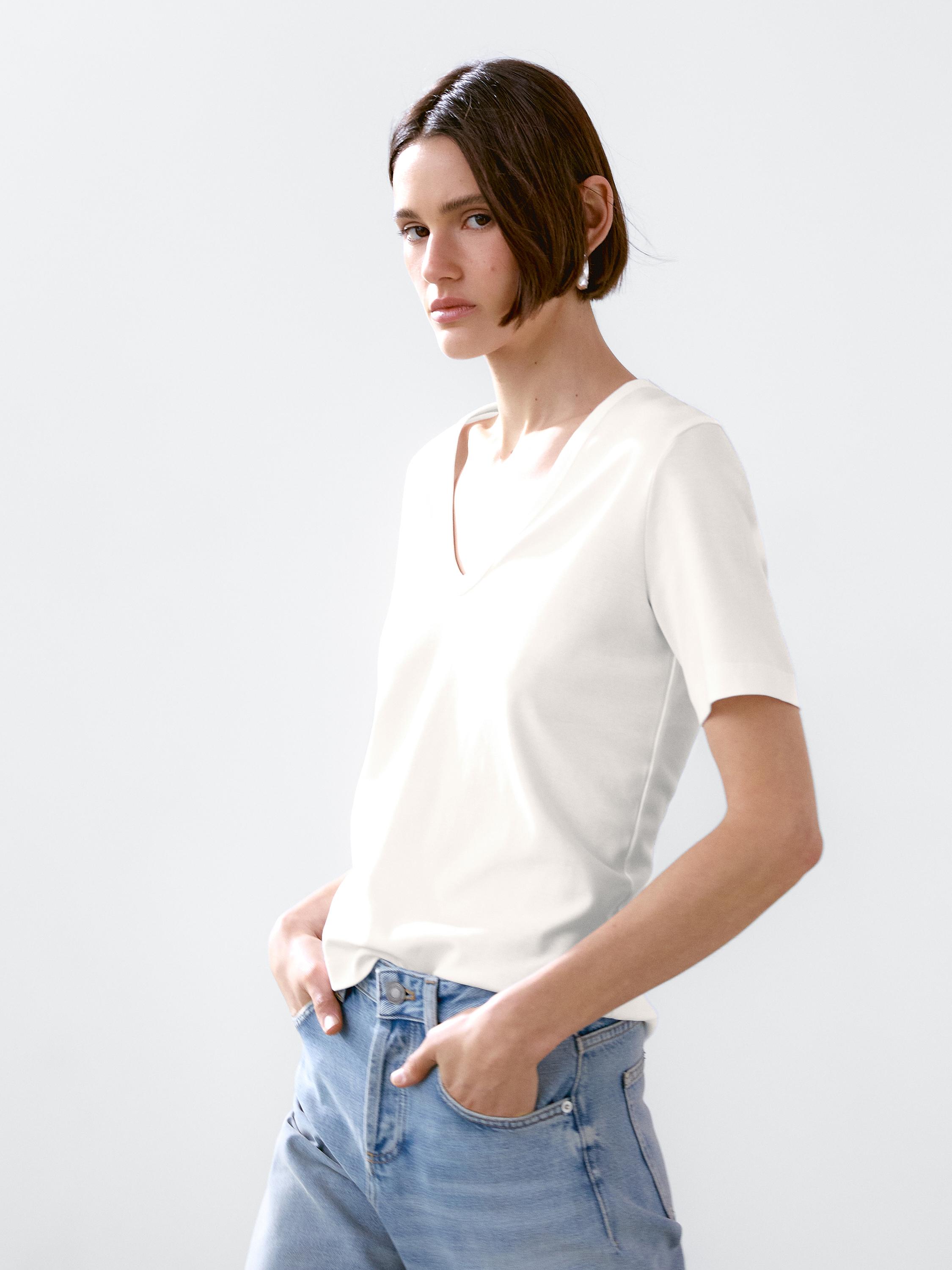100% cotton interlock V-neck T-shirt — WHITE