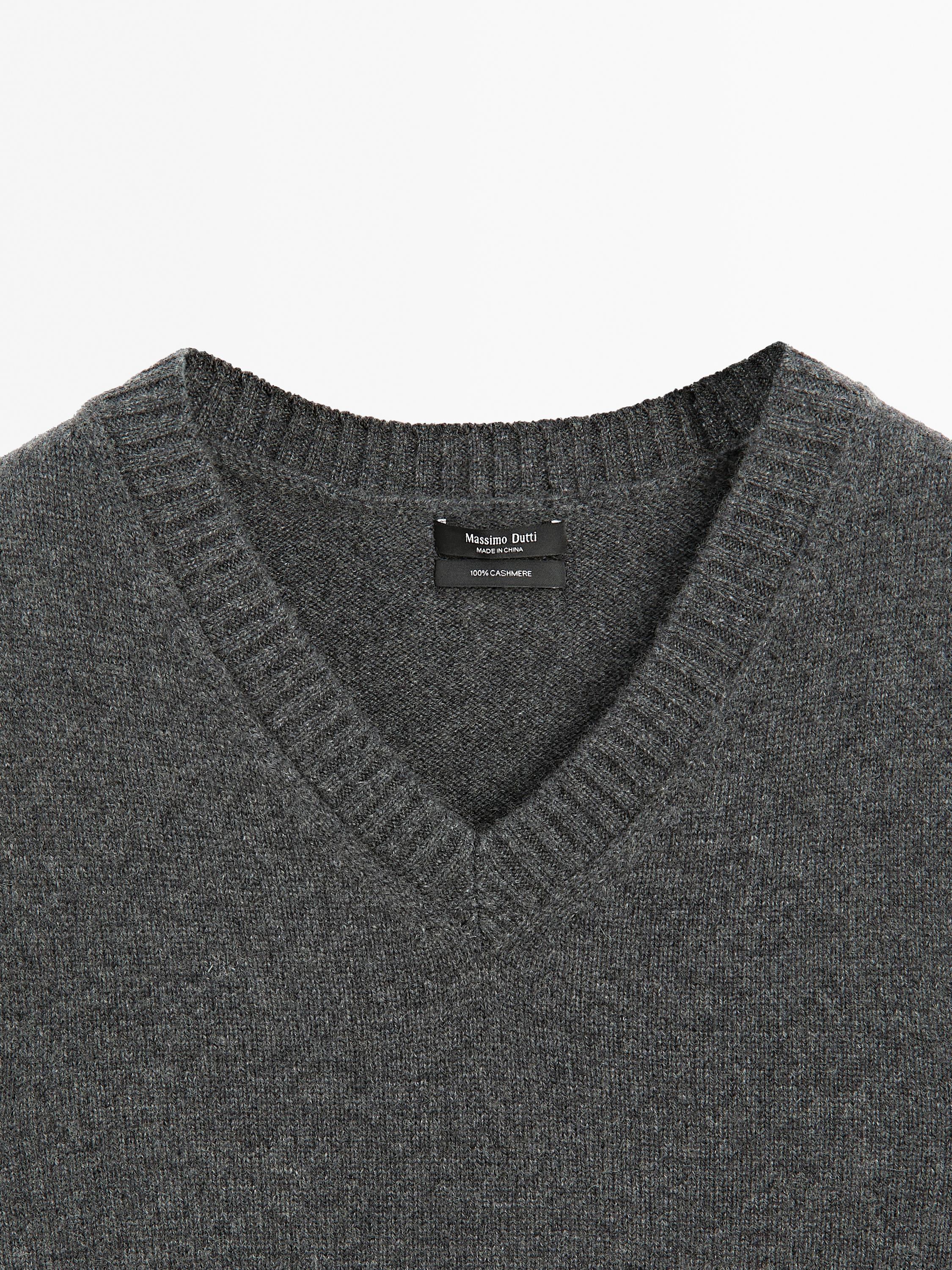 100% cashmere V-neck vest
