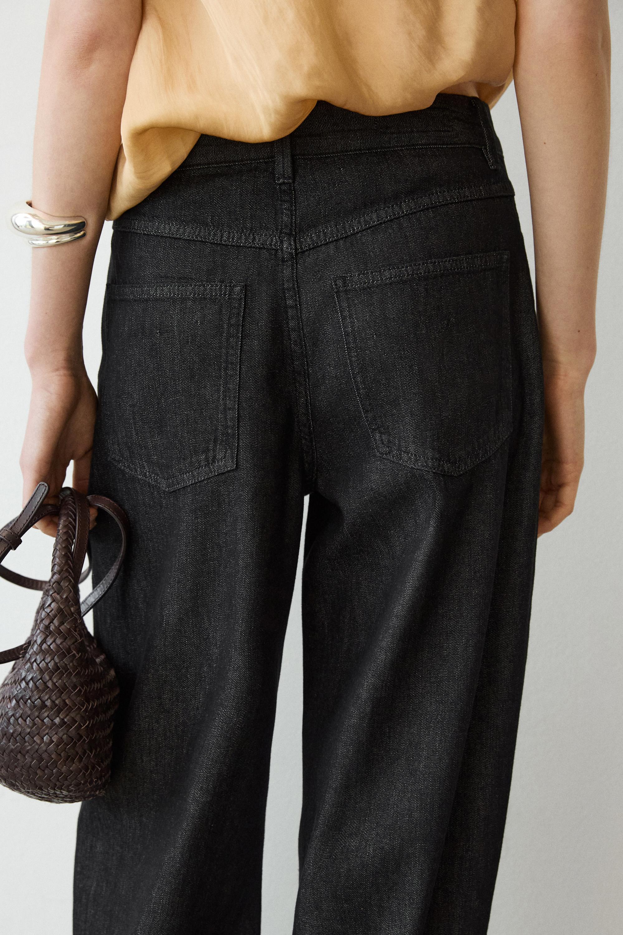 Barrel fit jeans — BLACK