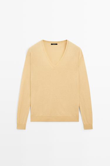 V-neck knit sweater — Vanilla 2