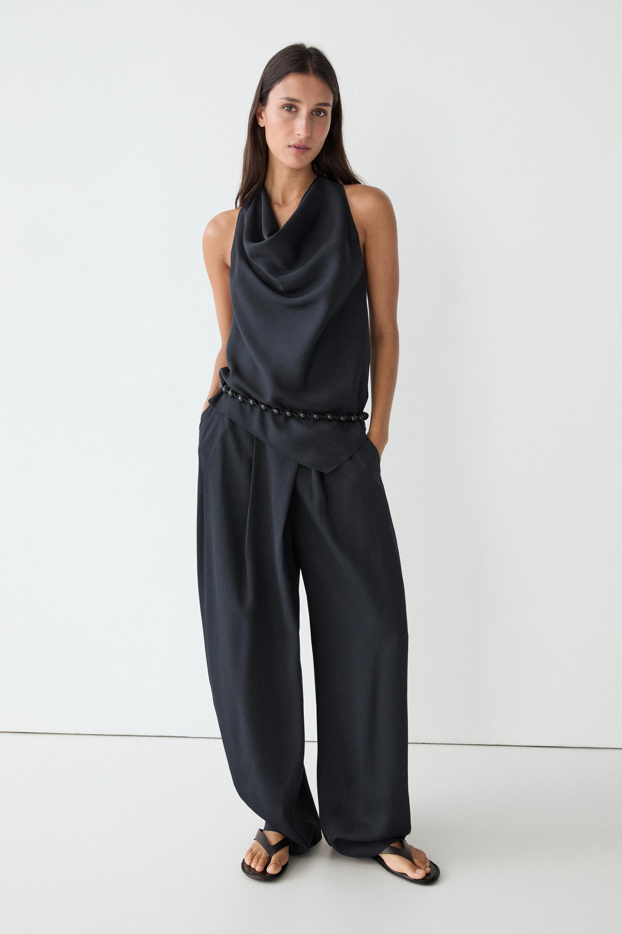 Total look cowl neck top