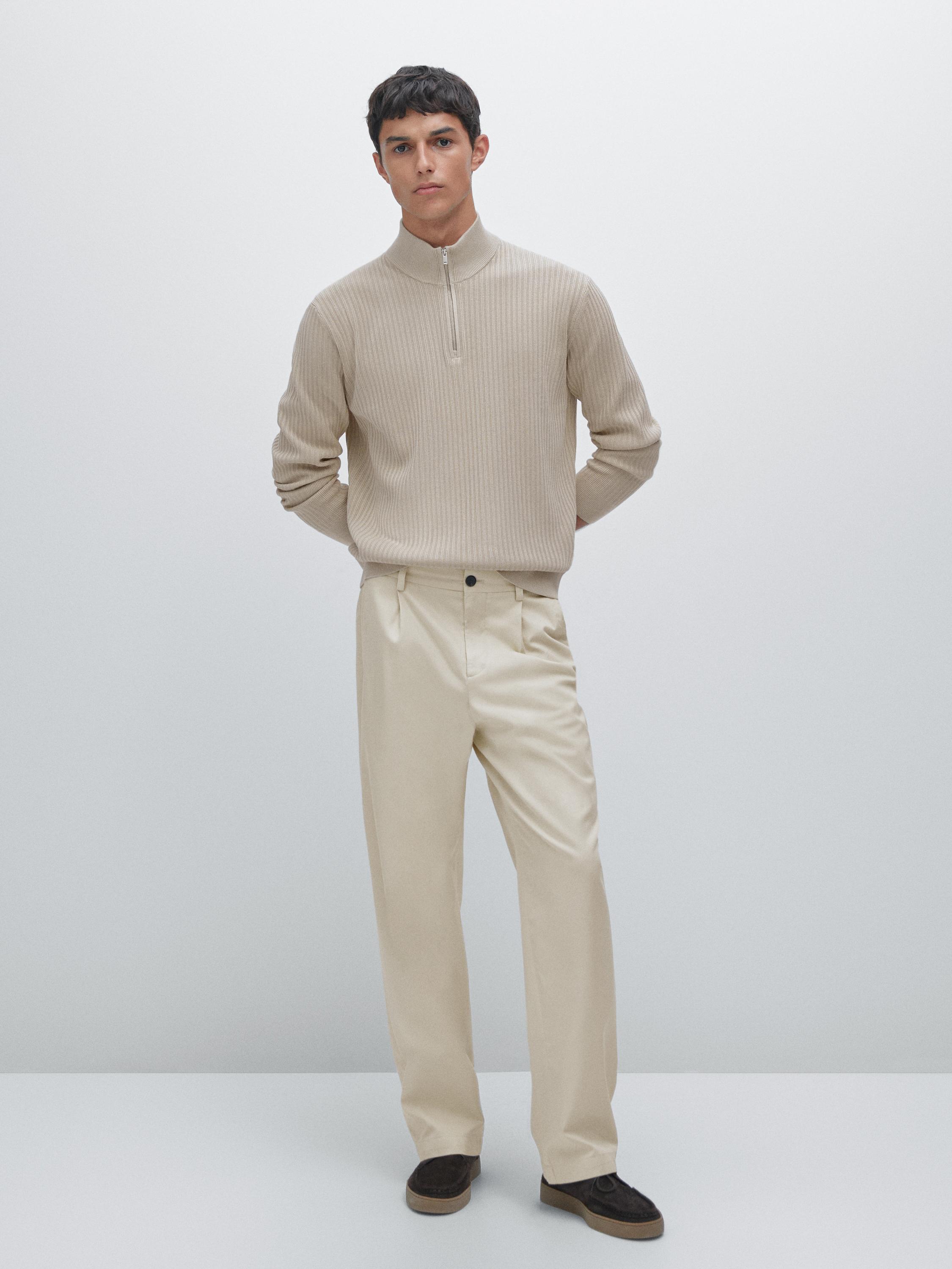 Pulover s podignutim ovratnikom