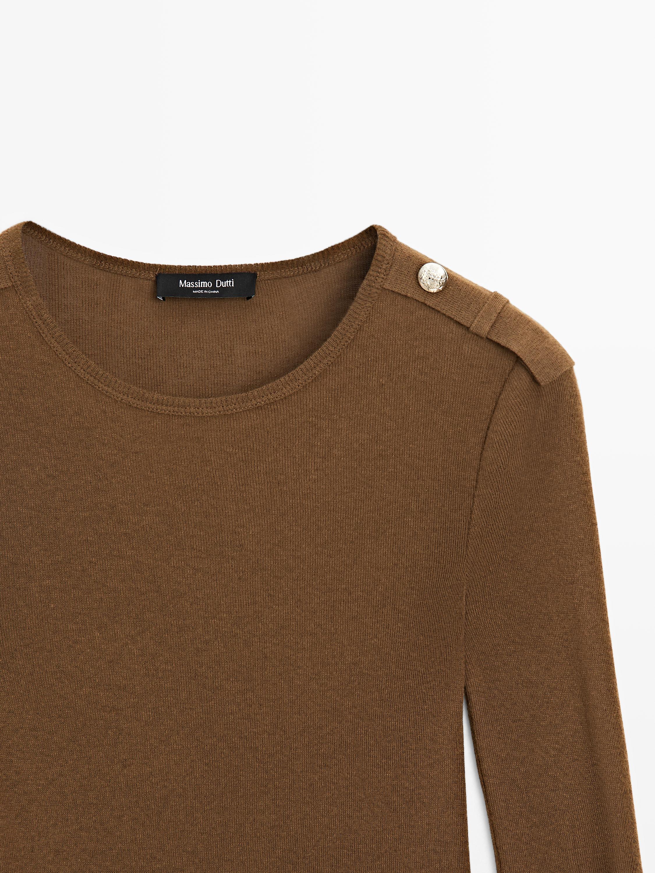 Camiseta punto detalle hombro