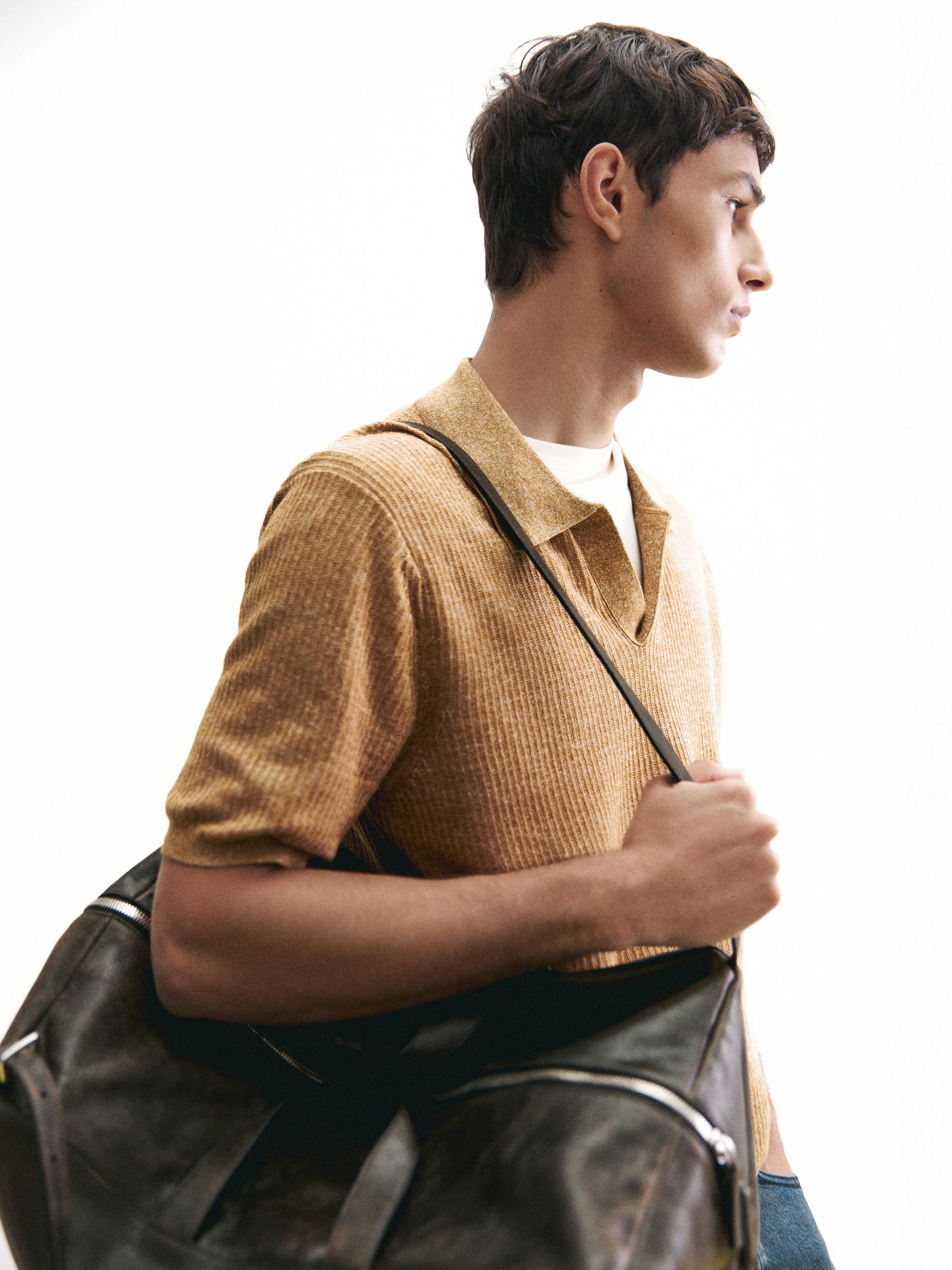 قميص بولو محاك بارز الملمس من القطن والكتان المخلوط