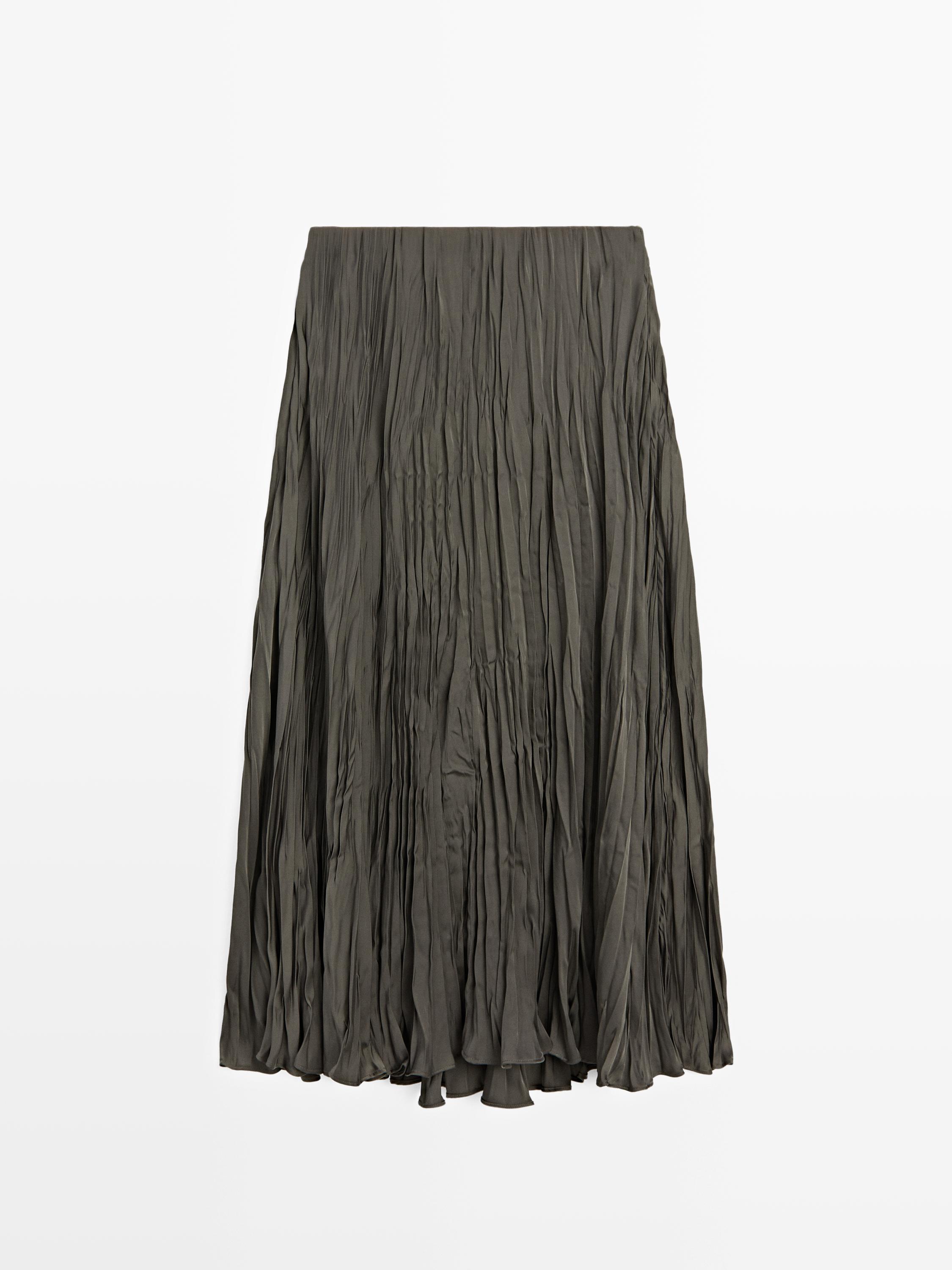Flowy long pleated skirt