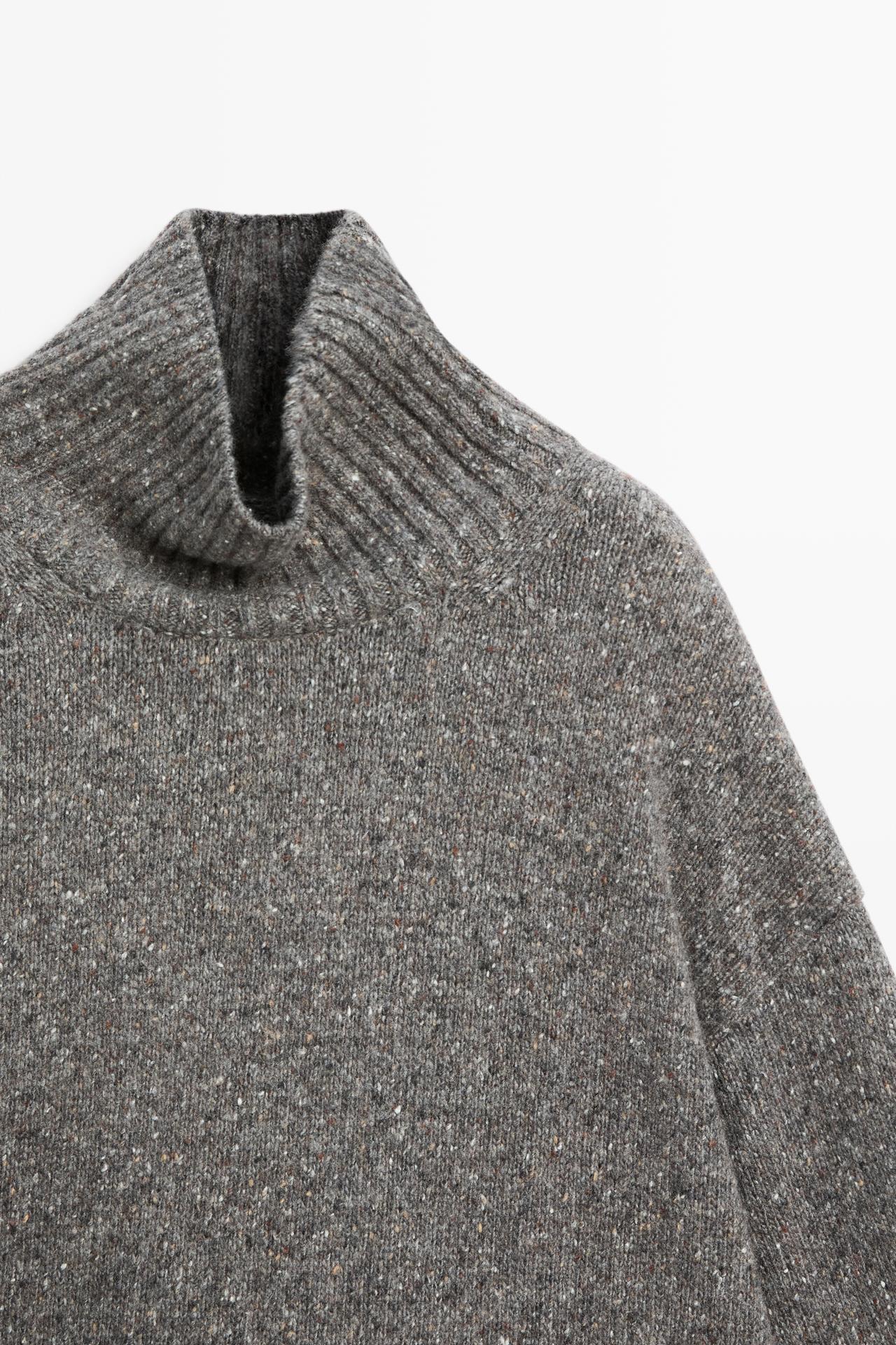 Wool-blend knit turtleneck sweater — GREY