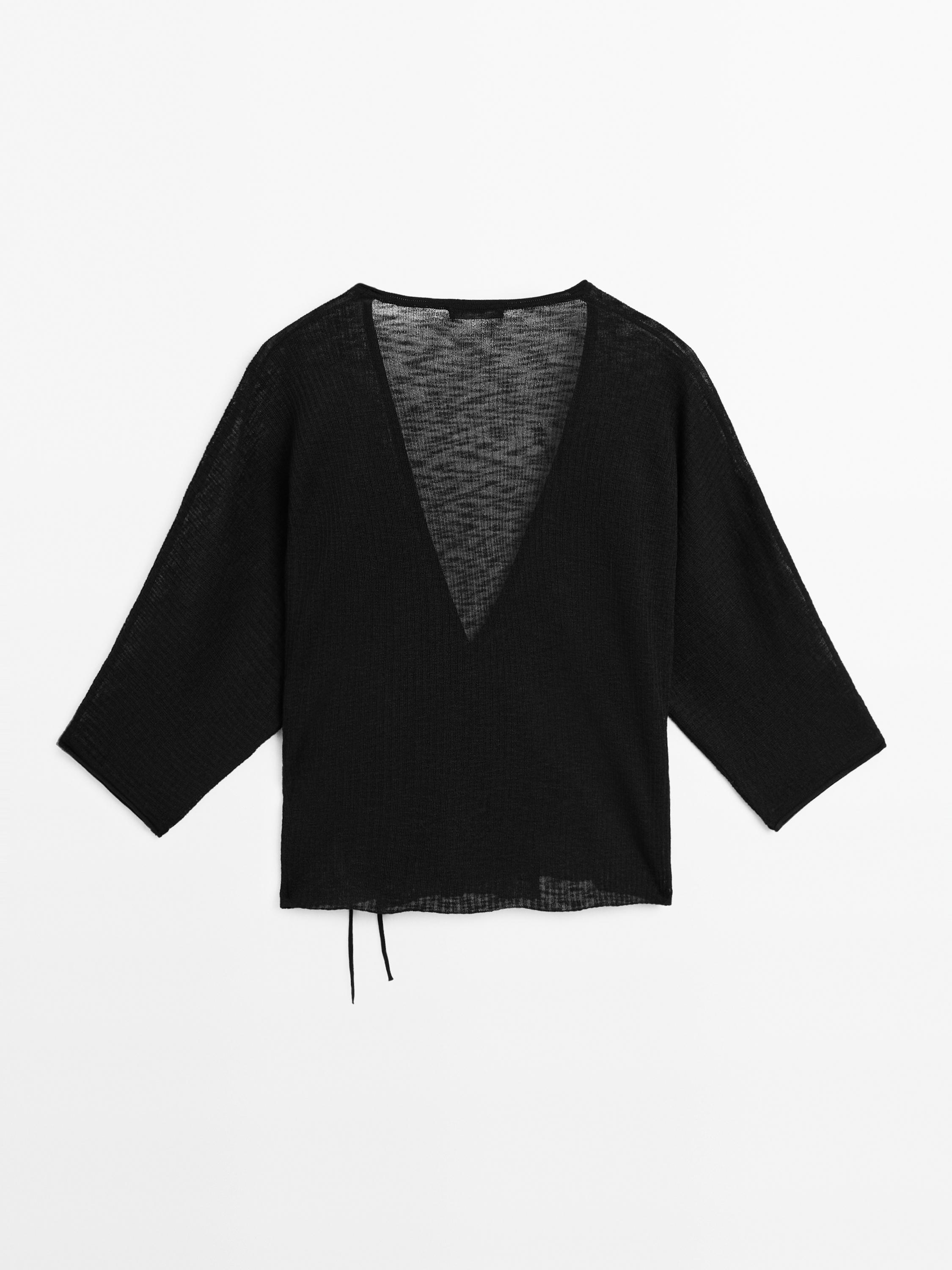 Flowing kimono with tie detail