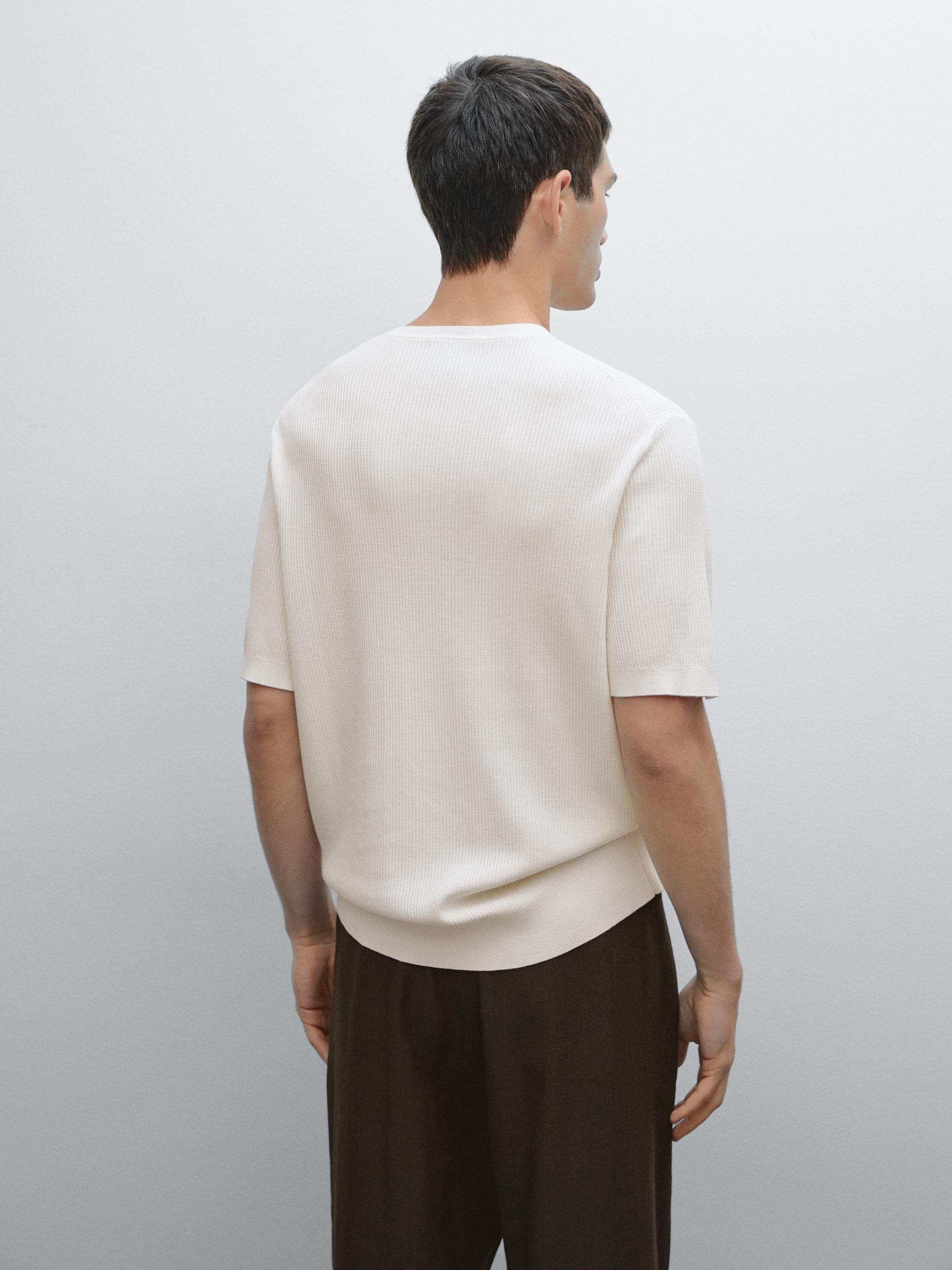 Textured knit short sleeve T-shirt