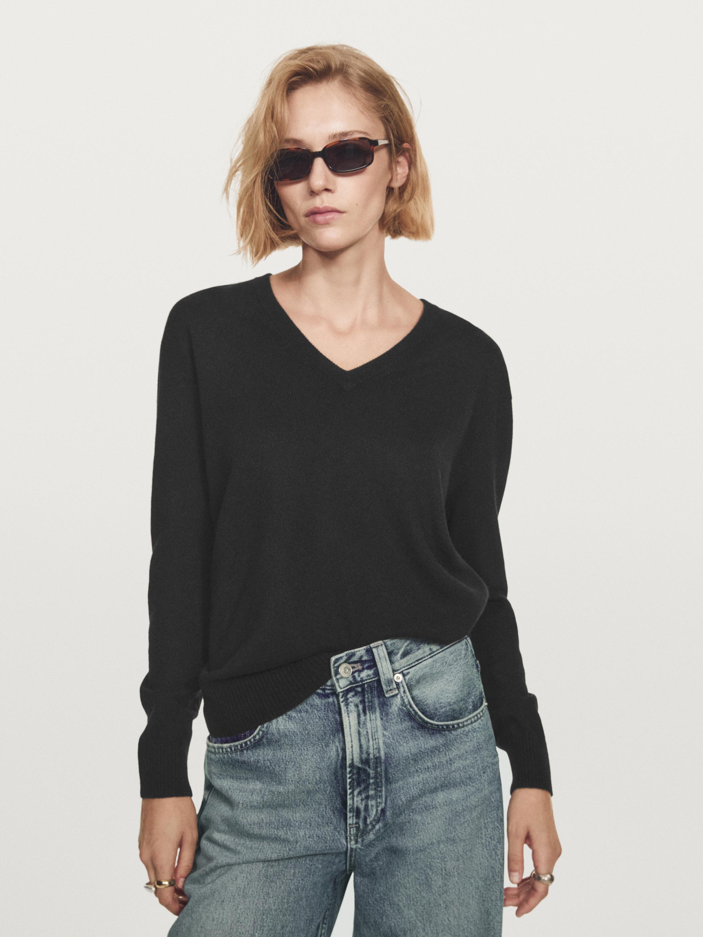 Knit 100% cashmere V-neck sweater