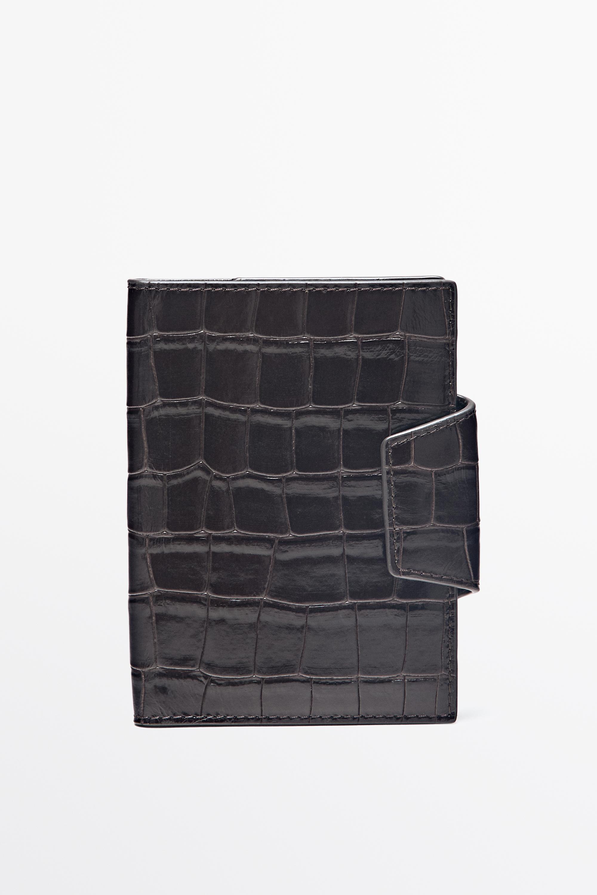 Crocodile-textured leather passport holder — BROWN