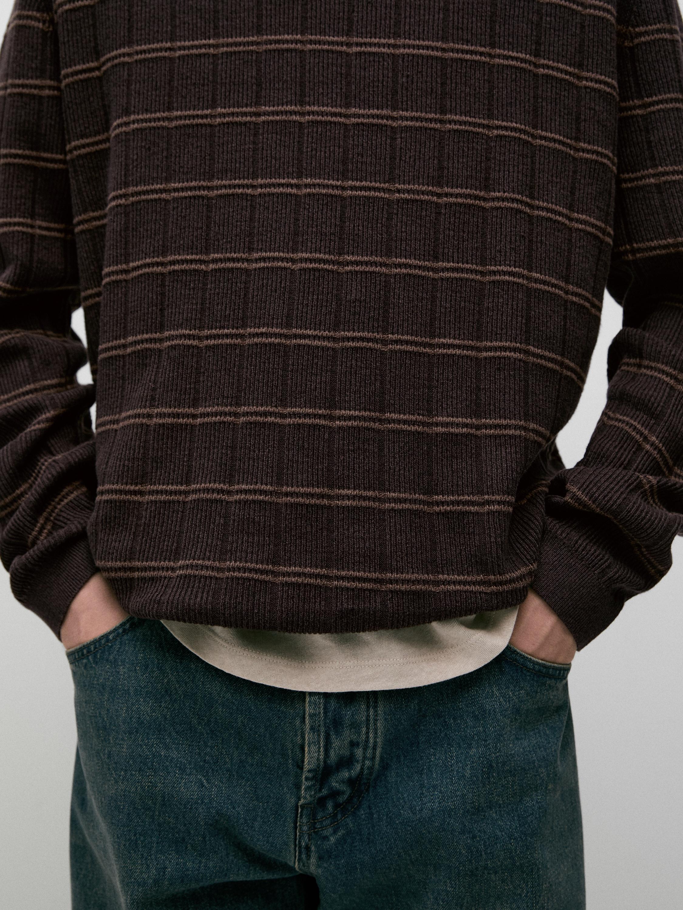 Striped knit crew neck sweater — BROWN