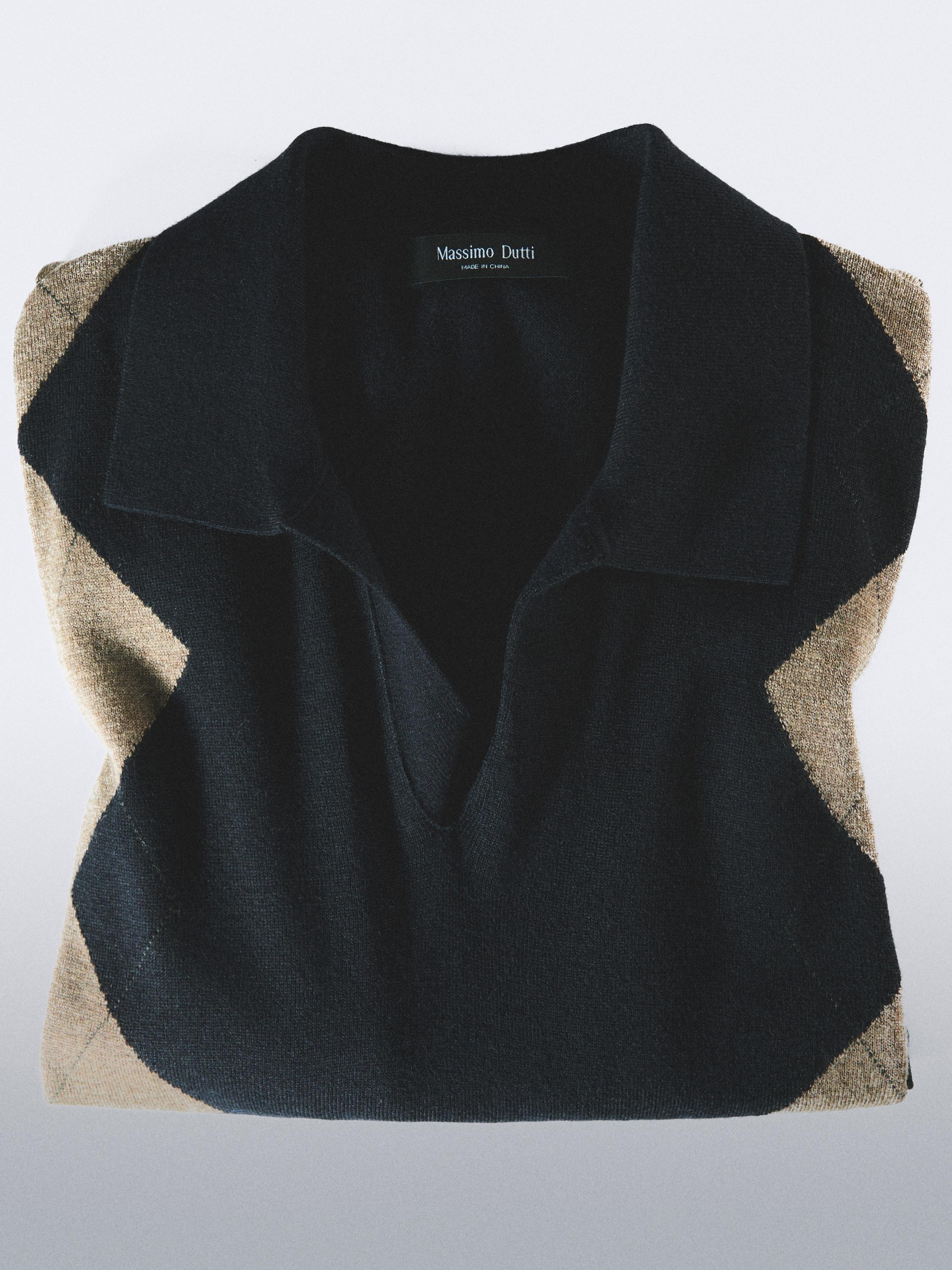 Wool blend argyle knit polo sweater — NAVY BLUE