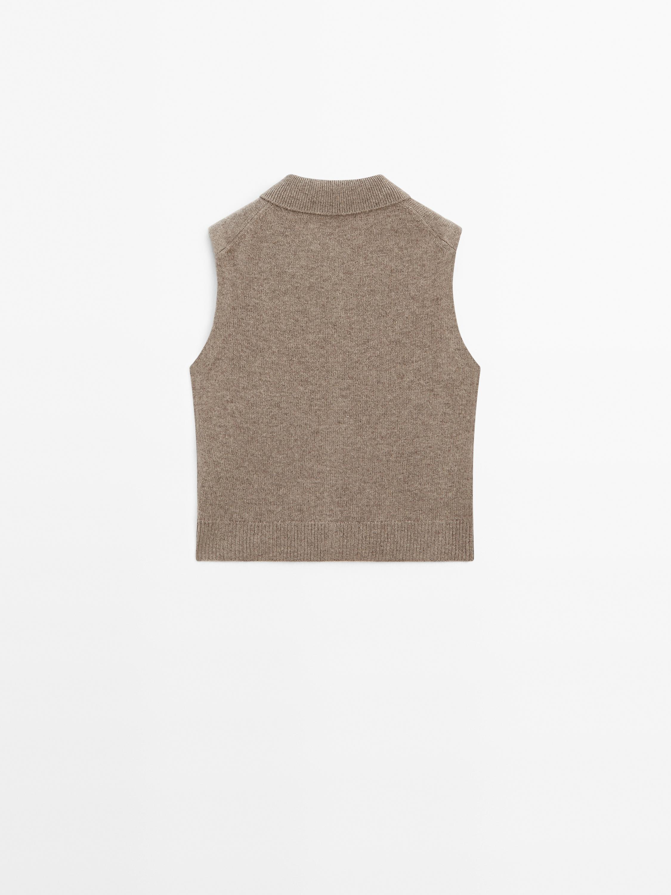 Cropped knit vest with pockets