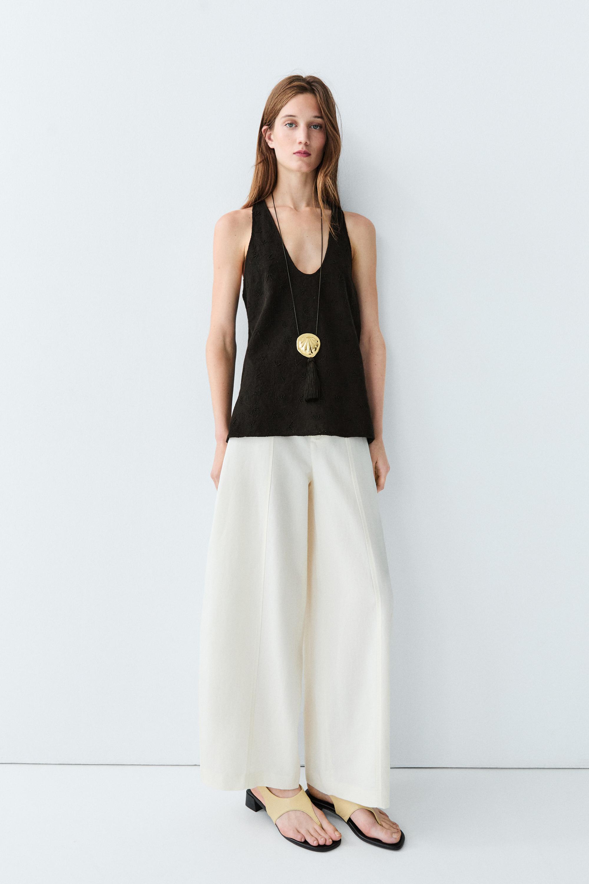 Flowing top with embroidery — BLACK